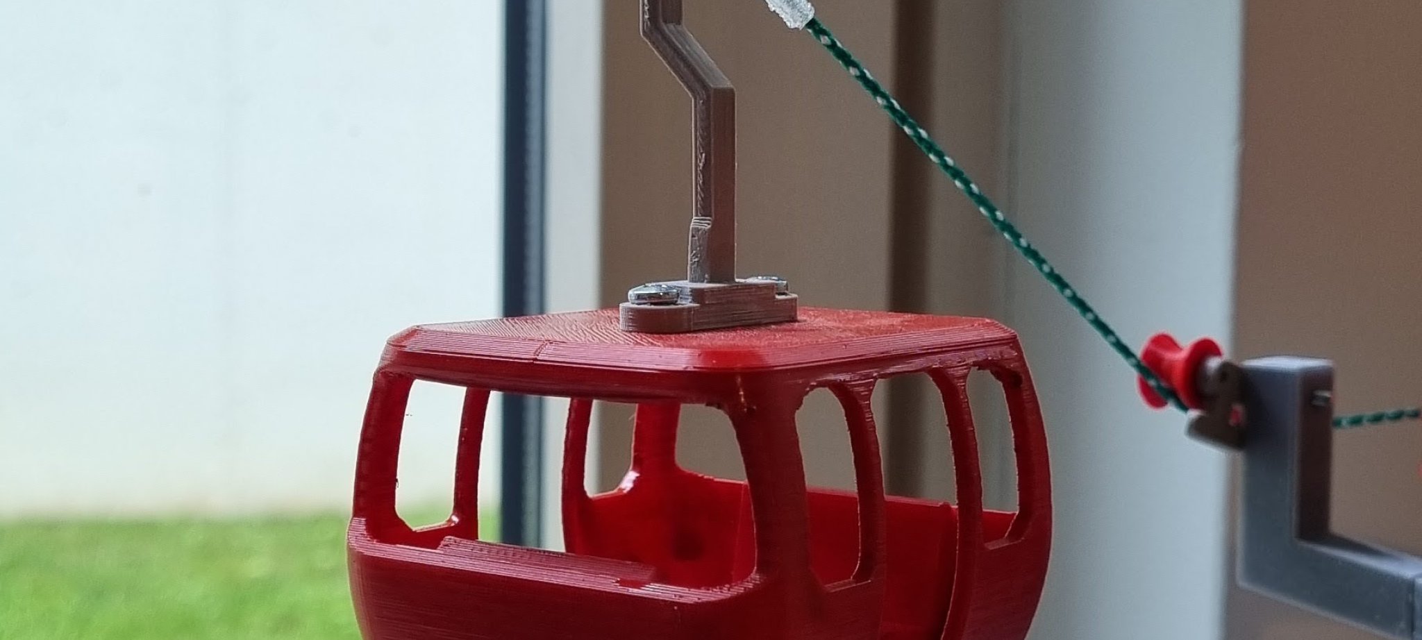 Cáp treo "Hawks Lane" với trạm dưới và trên