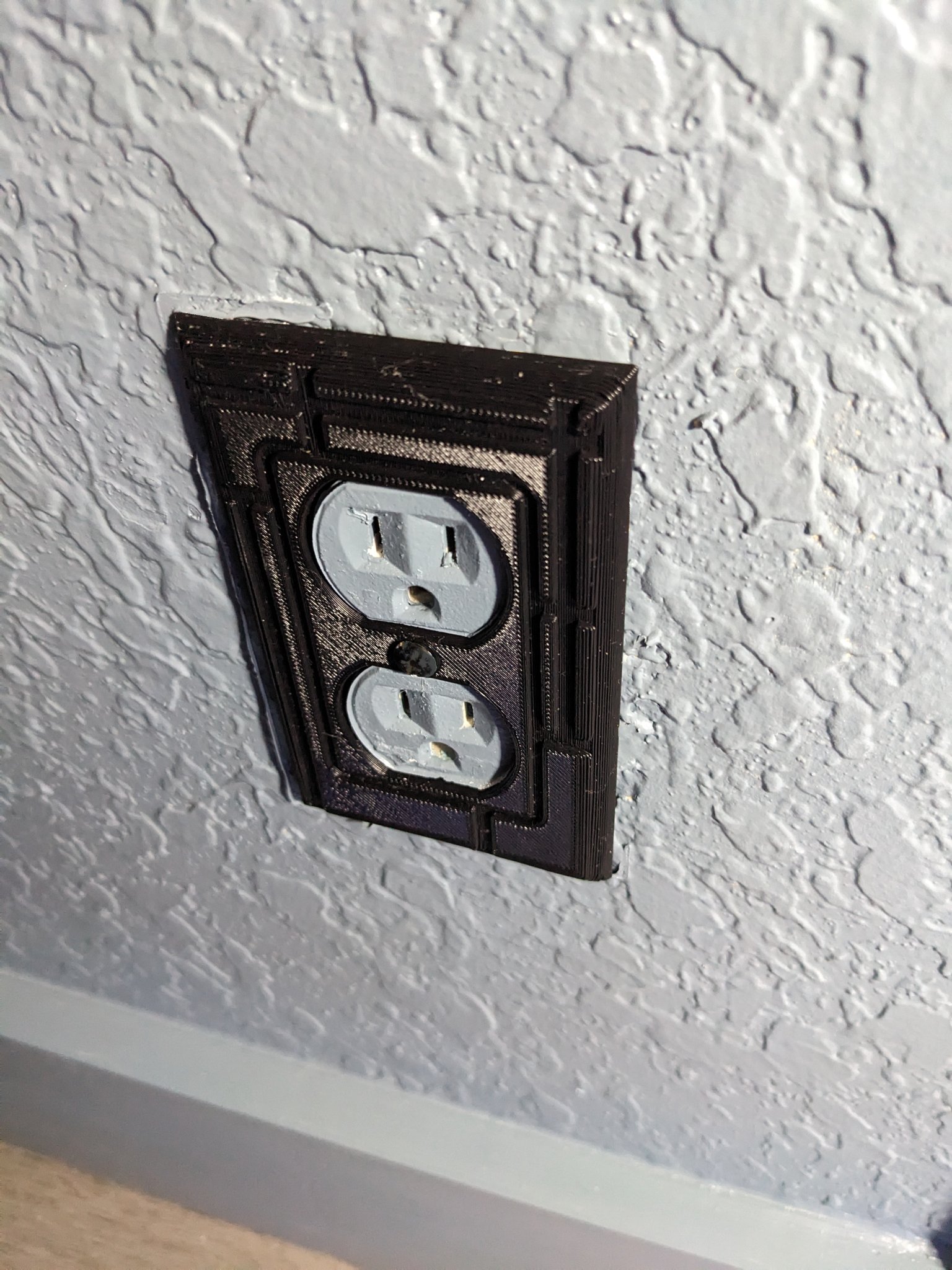 Nắp ổ điện thiết kế hiện đại mô phỏng tường board and b...