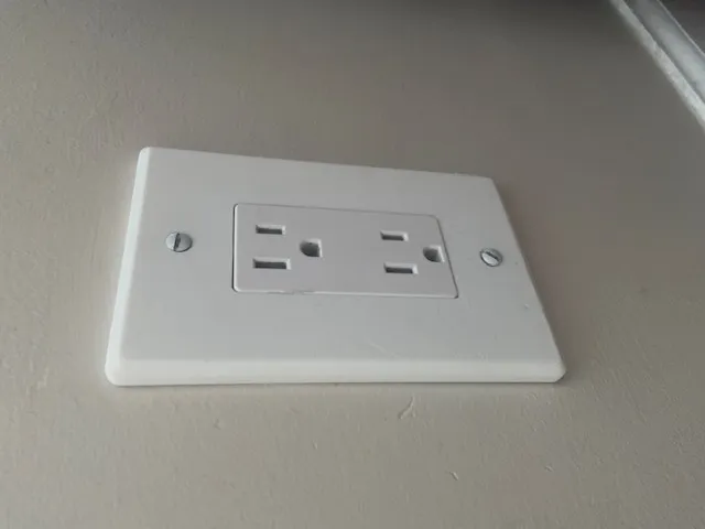 Nắp che ổ cắm hình chữ nhật cao đơn