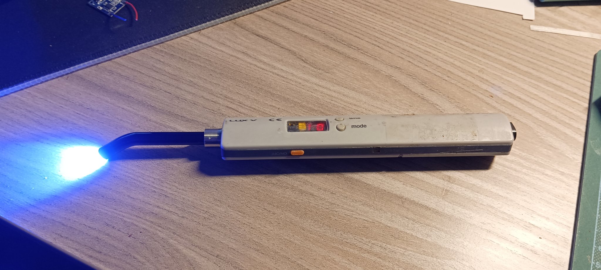 Đèn polymer hóa Woodpecker DTE LUX VI thay thế pulsantini