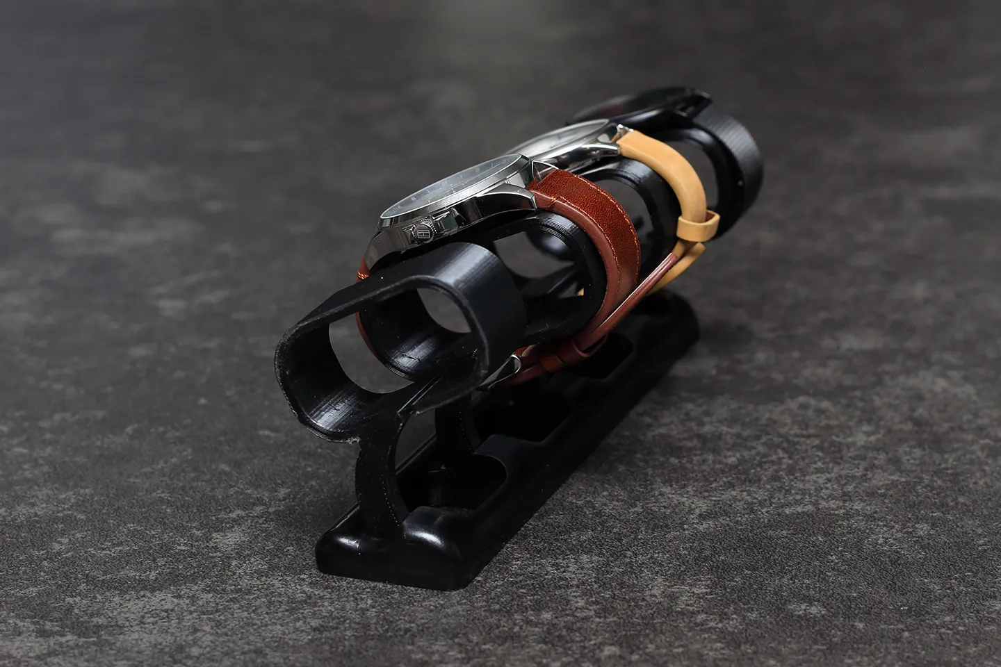 Giá đỡ đồng hồ treo tường hoặc để bàn tiện lợi