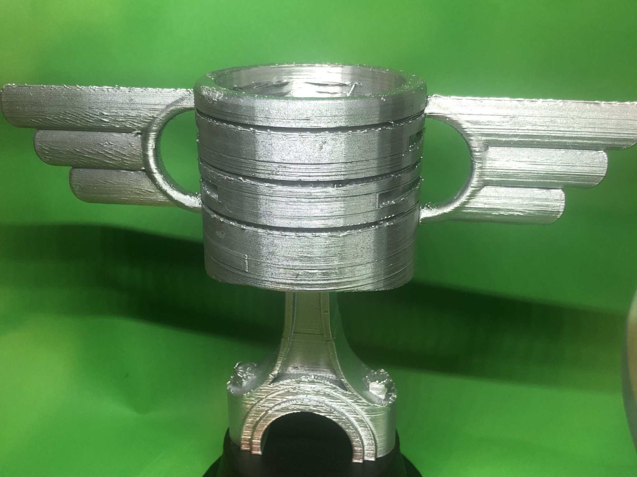 Piston Vàng từ bộ phim Cars