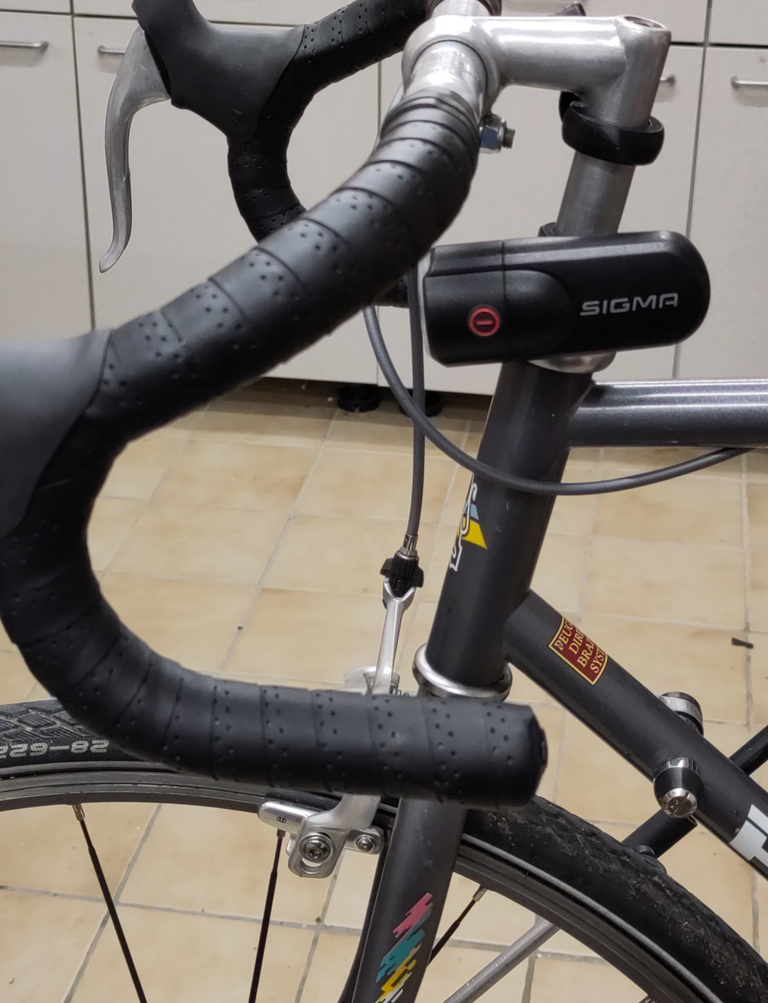 Giá đỡ đèn xe đạp cho Sigma Aura 30 và 22.2mm