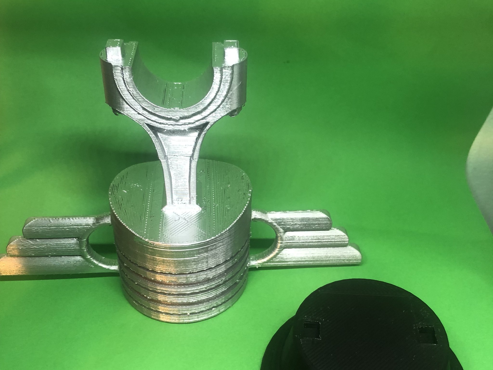 Piston Vàng từ bộ phim Cars