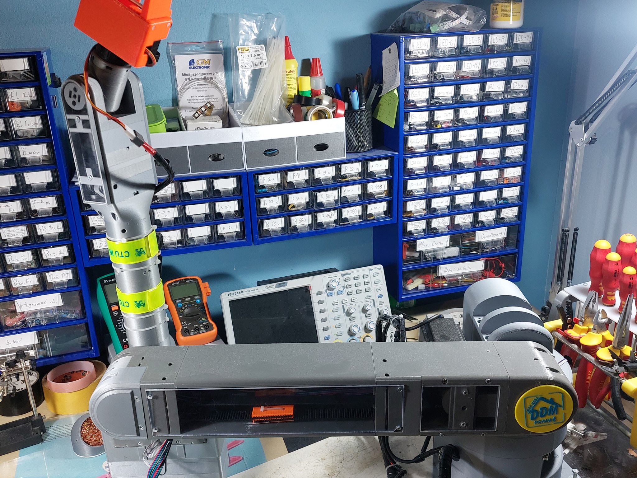 Cánh tay robot sáu trục S.A.R.A. V 1.0