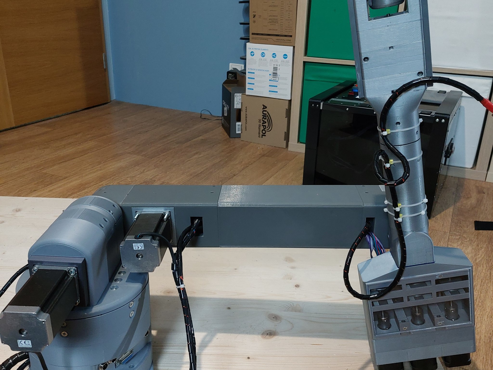 Cánh tay robot sáu trục S.A.R.A. V 1.0