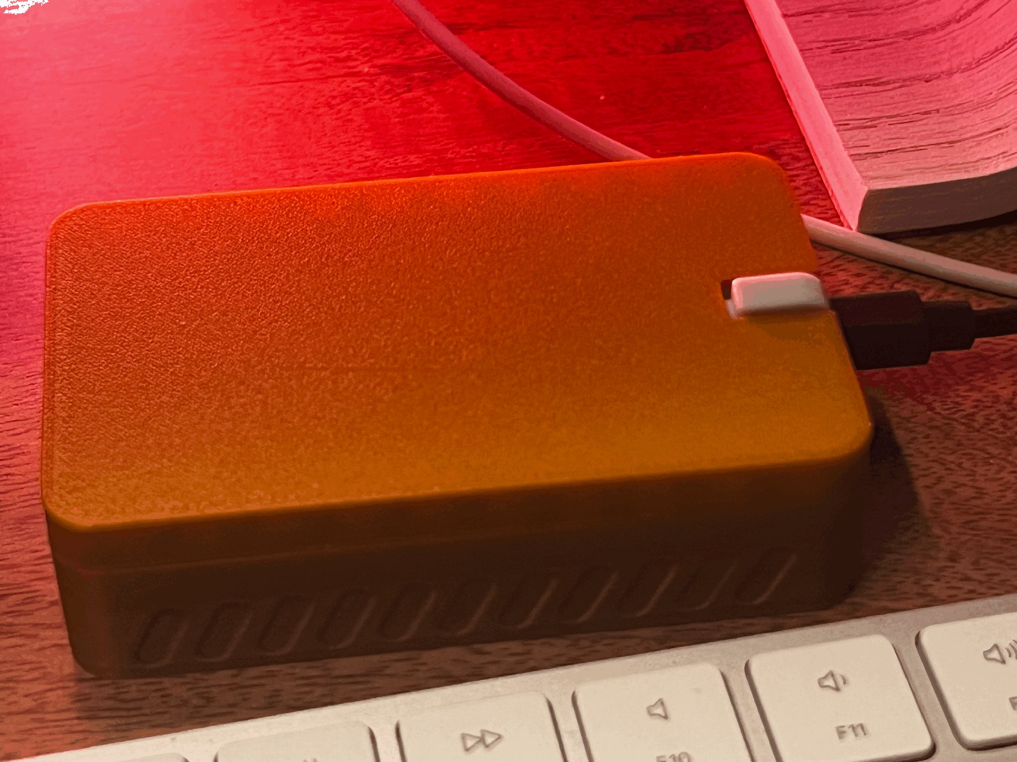 Mô hình vỏ bảo vệ cho màn hình LCD TFT 2.8 inch có chân đế