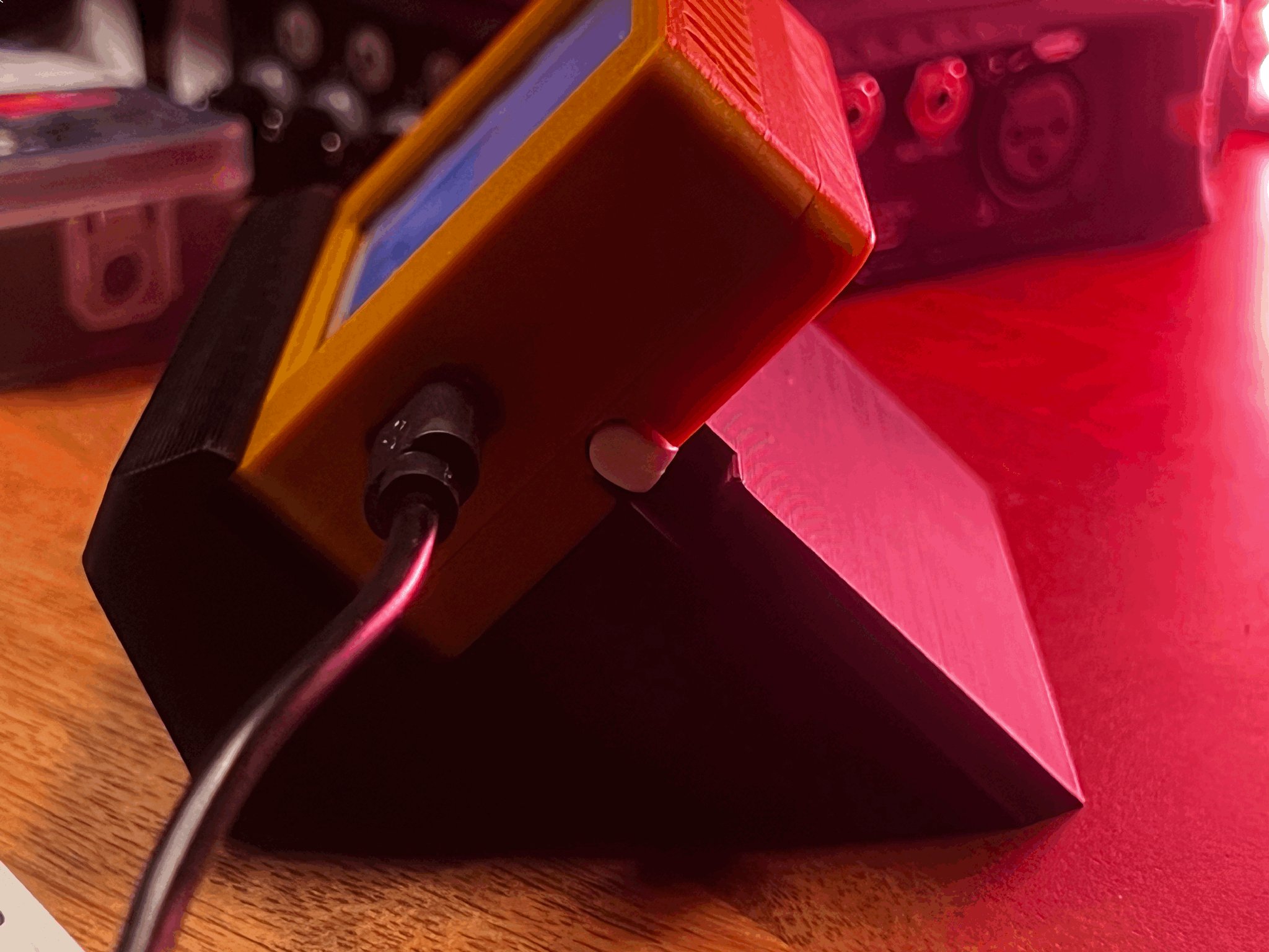 Mô hình vỏ bảo vệ cho màn hình LCD TFT 2.8 inch có chân đế