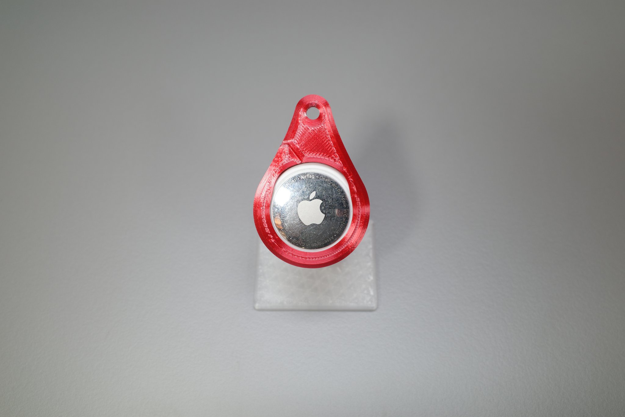 Móc chìa khóa bảo vệ AirTag với cơ chế khóa thông minh