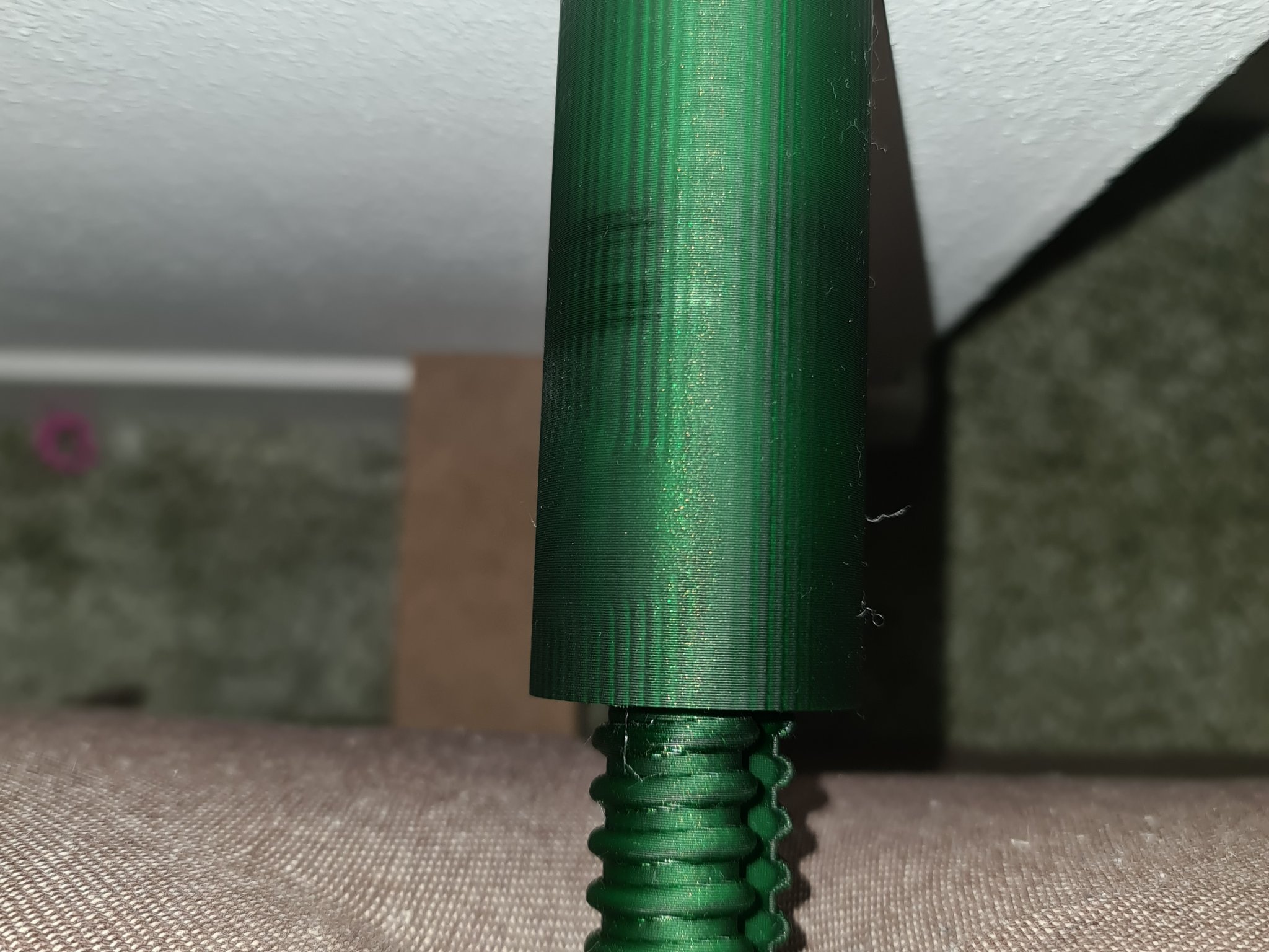 Thiết bị kéo dây xích với ốc vít lớn và đai ốc lớn 20cm