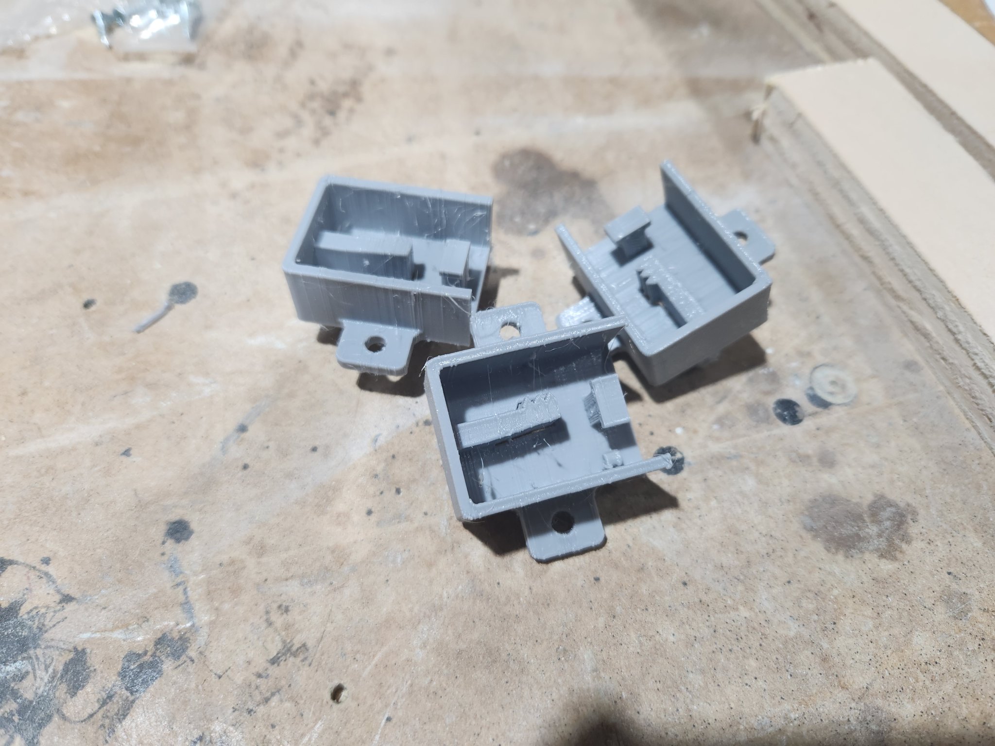 Ổ cắm ray kéo cho tủ nhập khẩu