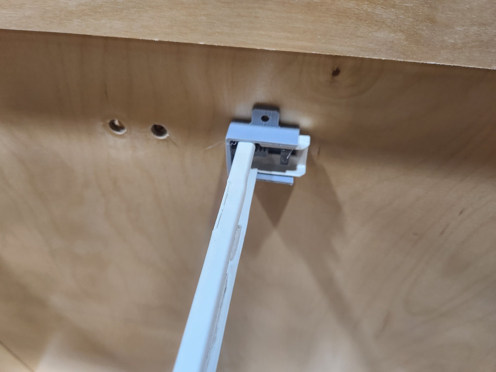 Ổ cắm ray kéo cho tủ nhập khẩu