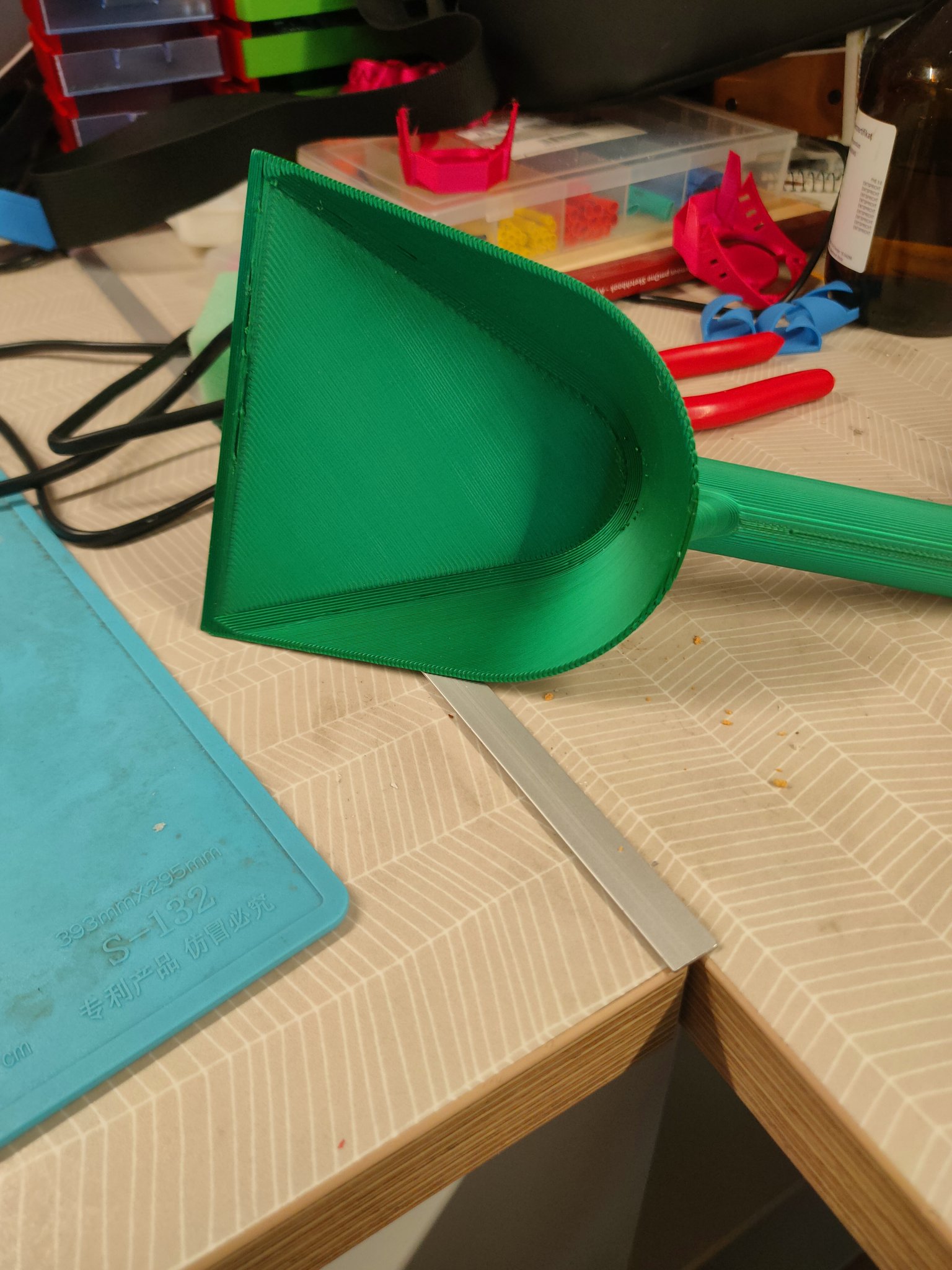 Xẻng cát cho trẻ em với 4 tường chắc chắn