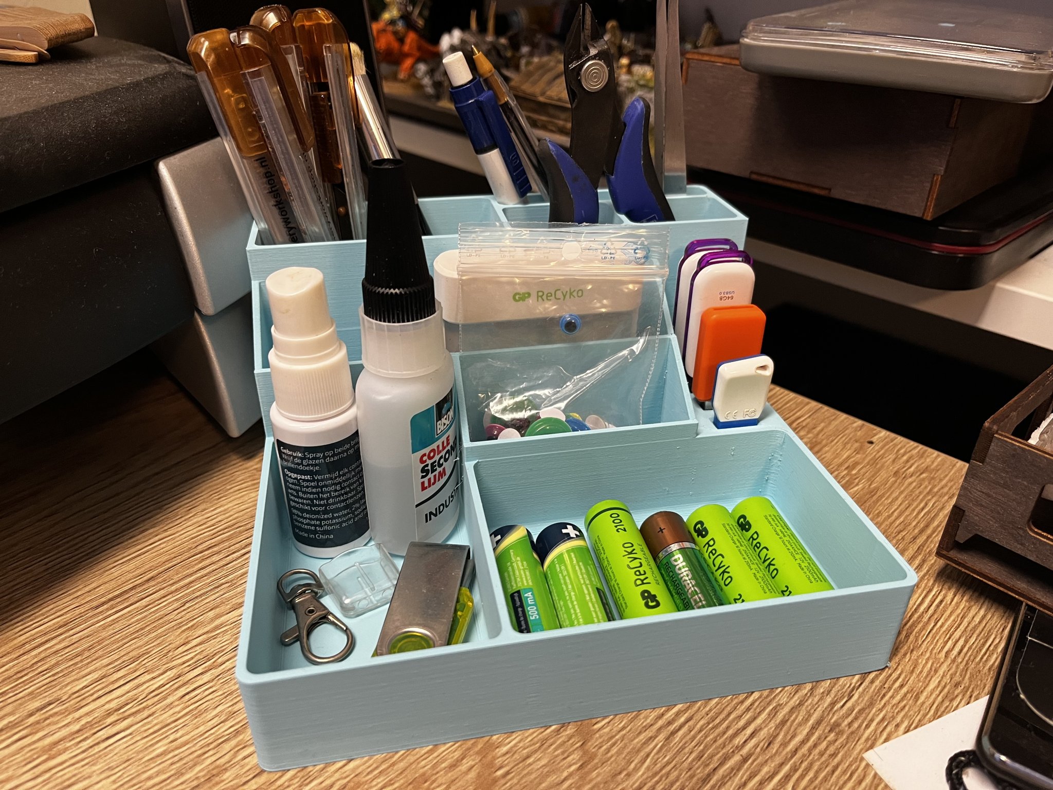 Bộ tổ chức bàn làm việc không có khe thẻ SD