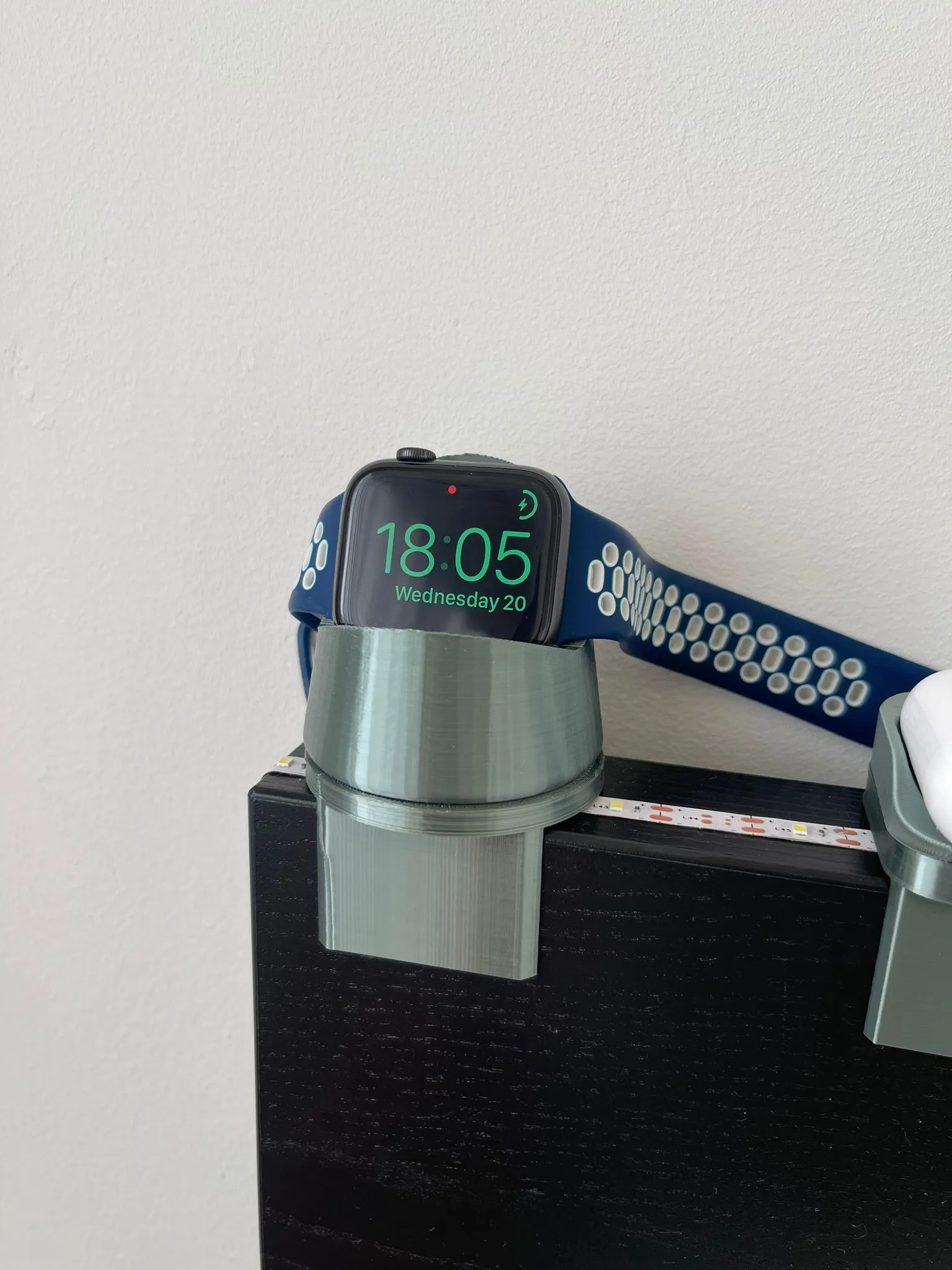 Giá đỡ Apple Watch cho giường Ikea Malm