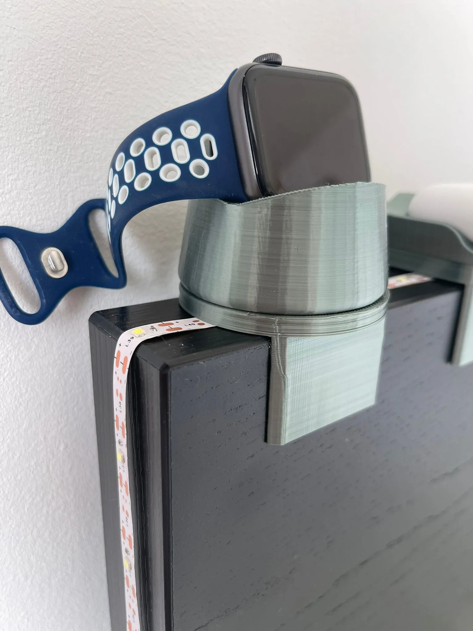 Giá đỡ Apple Watch cho giường Ikea Malm