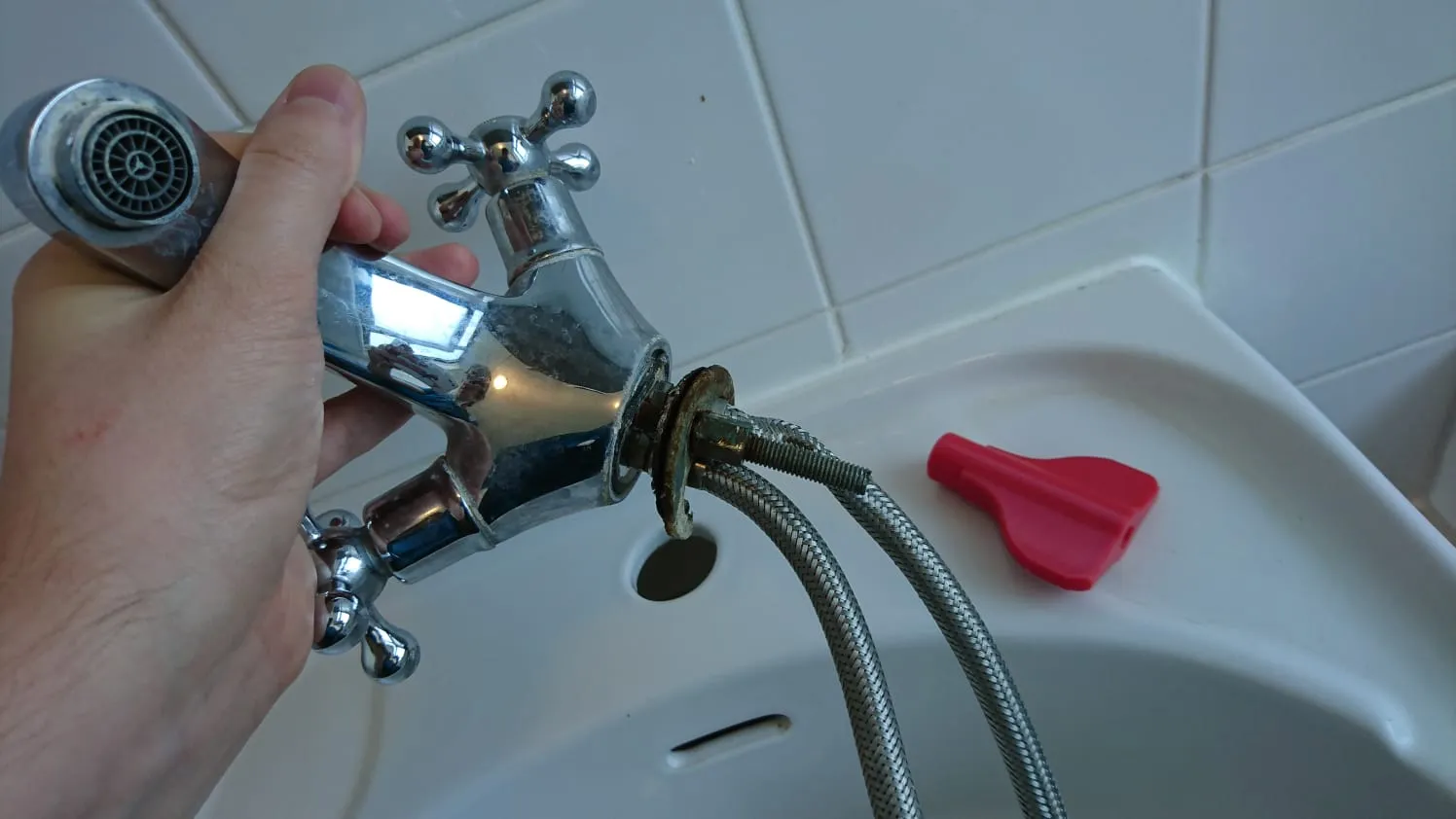 Công cụ tháo lắp vòi rửa chén tiêu chuẩn U.K