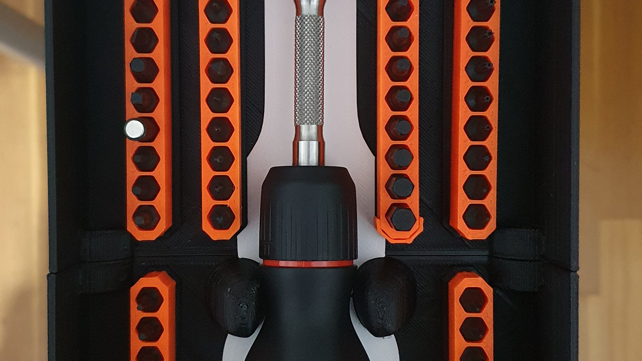 Giá đỡ tuốc nơ vít LTT dưới ngăn bàn