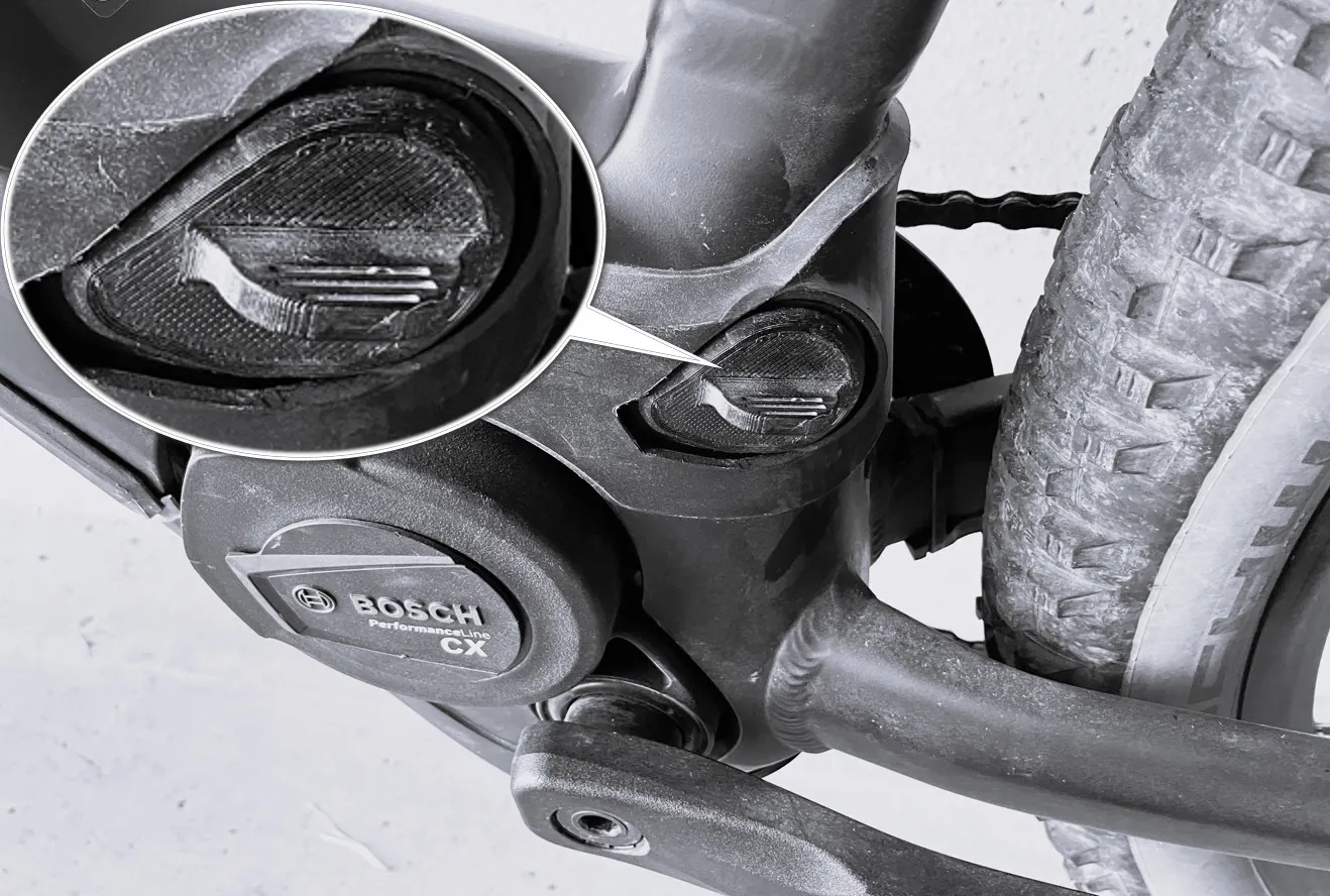 Nắp che cổng sạc cho xe đạp điện CUBE