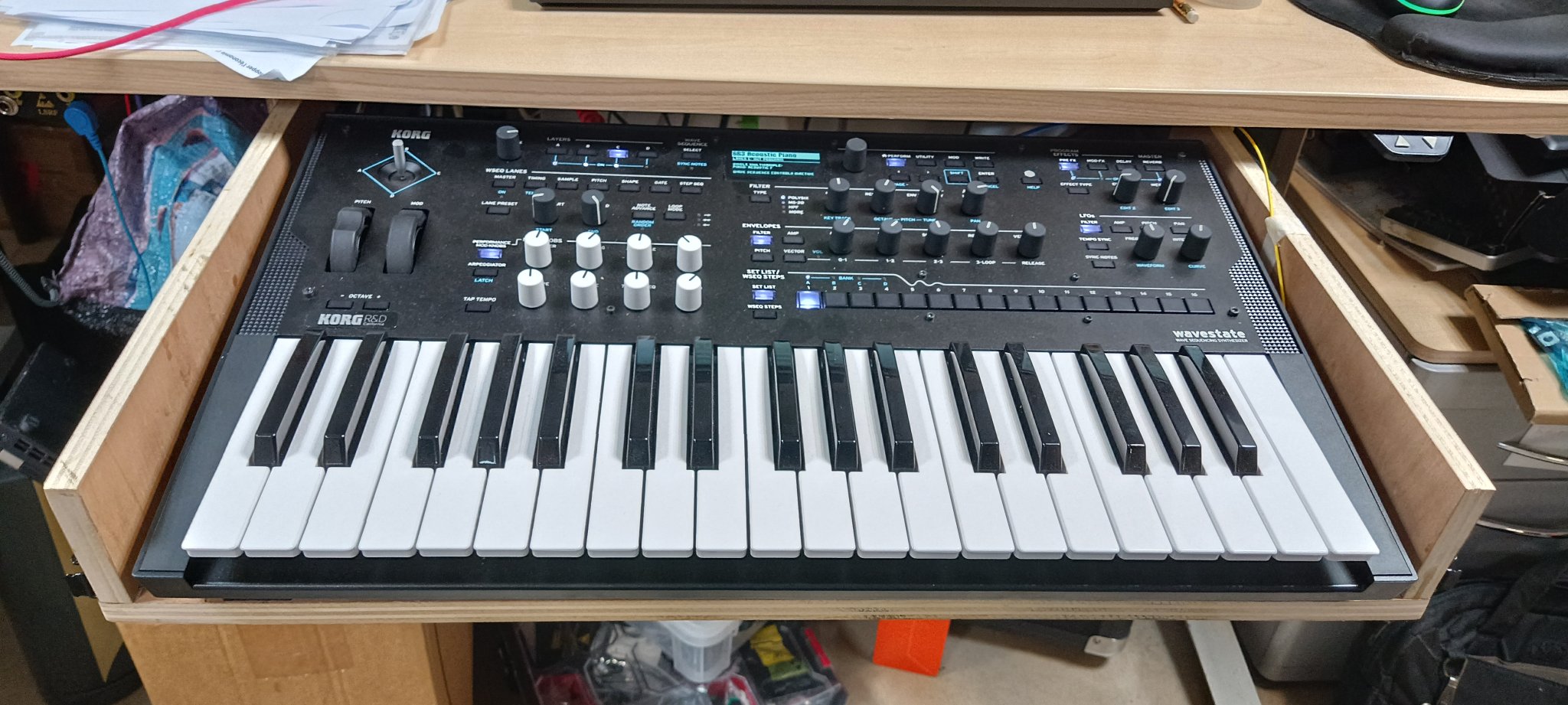 Khối giữ vị trí cho synth Korg Wavestate