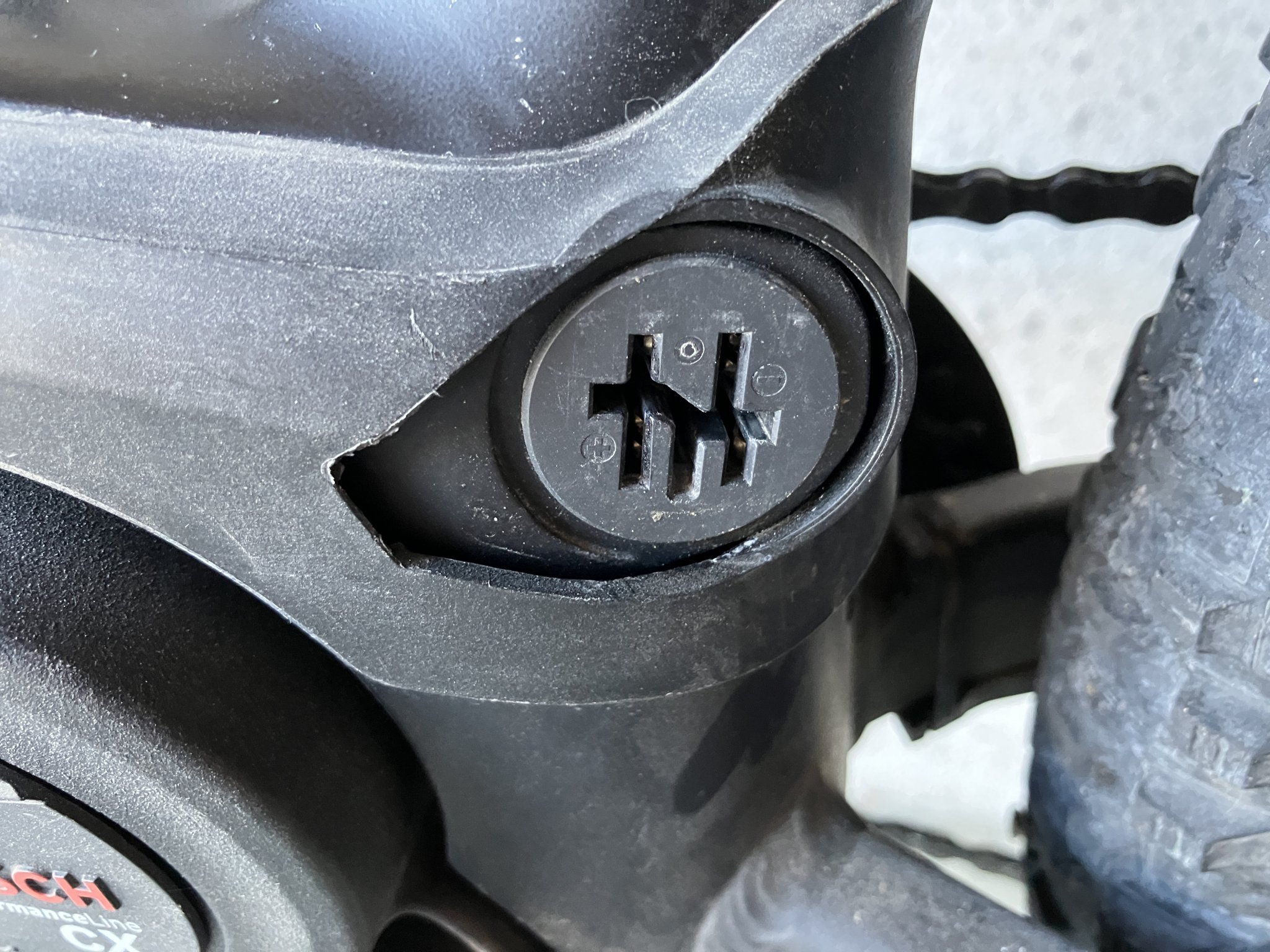 Nắp che cổng sạc cho xe đạp điện CUBE