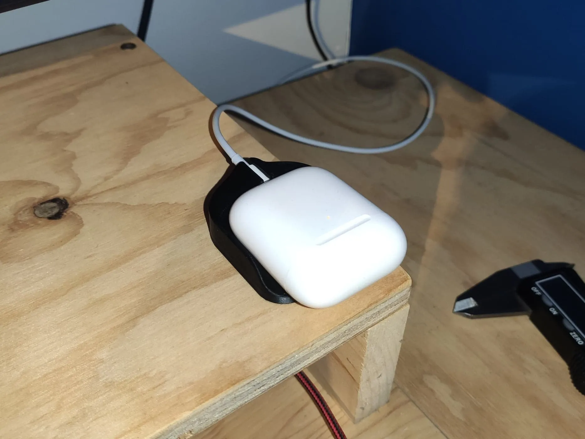 Giá đỡ vịt sạc cho Airpods thế hệ 1 và 2