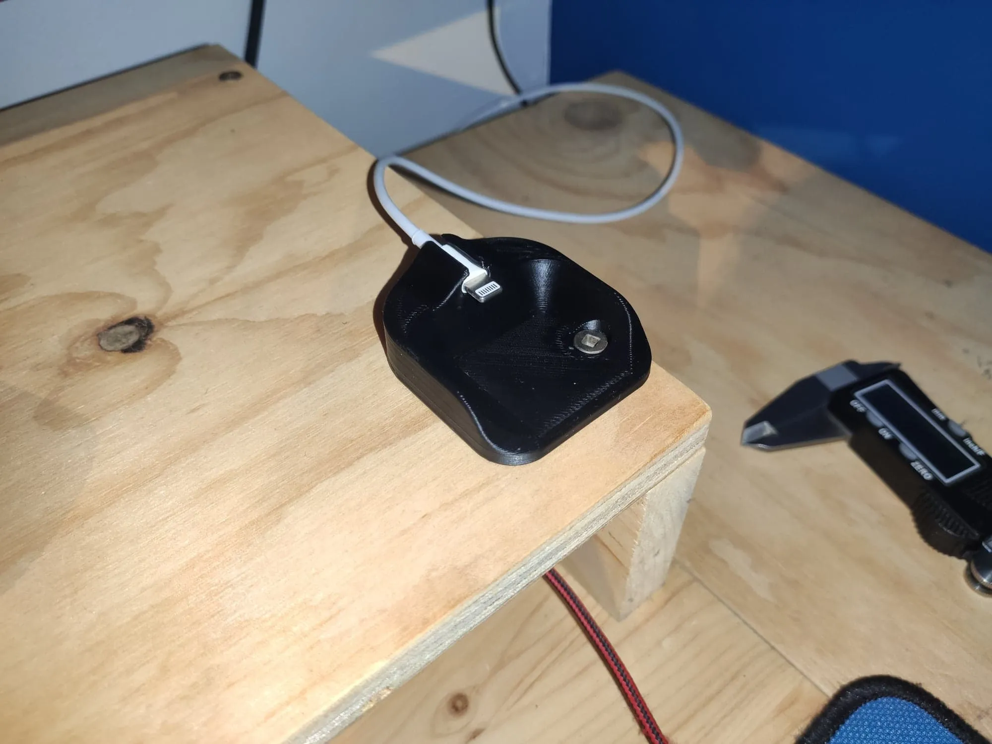 Giá đỡ vịt sạc cho Airpods thế hệ 1 và 2