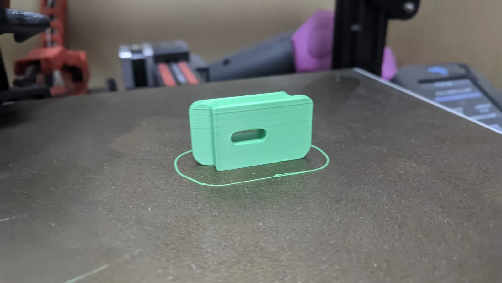 Giá đỡ nhựa cho bồn cầu toilet