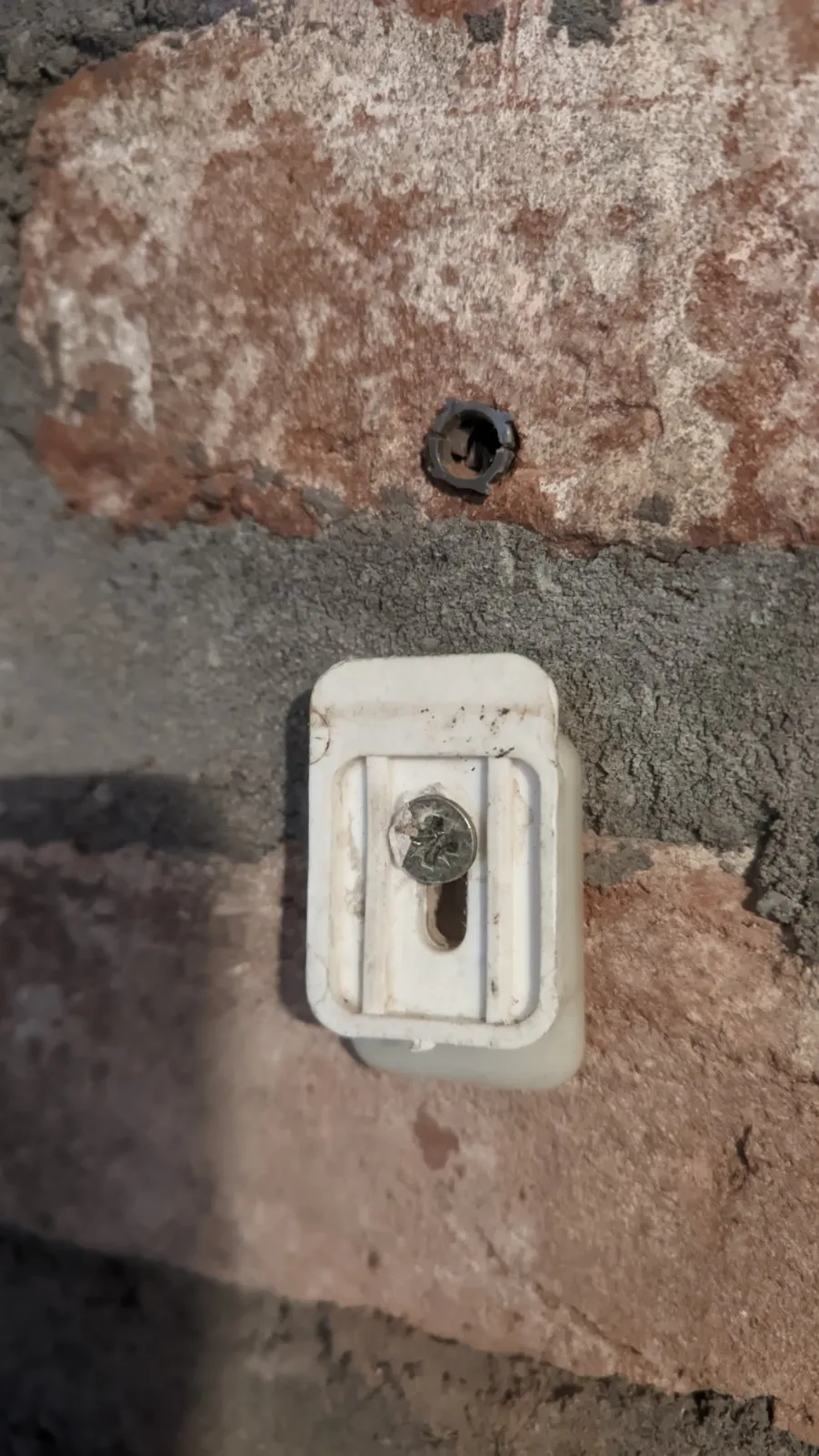 Giá đỡ nhựa cho bồn cầu toilet