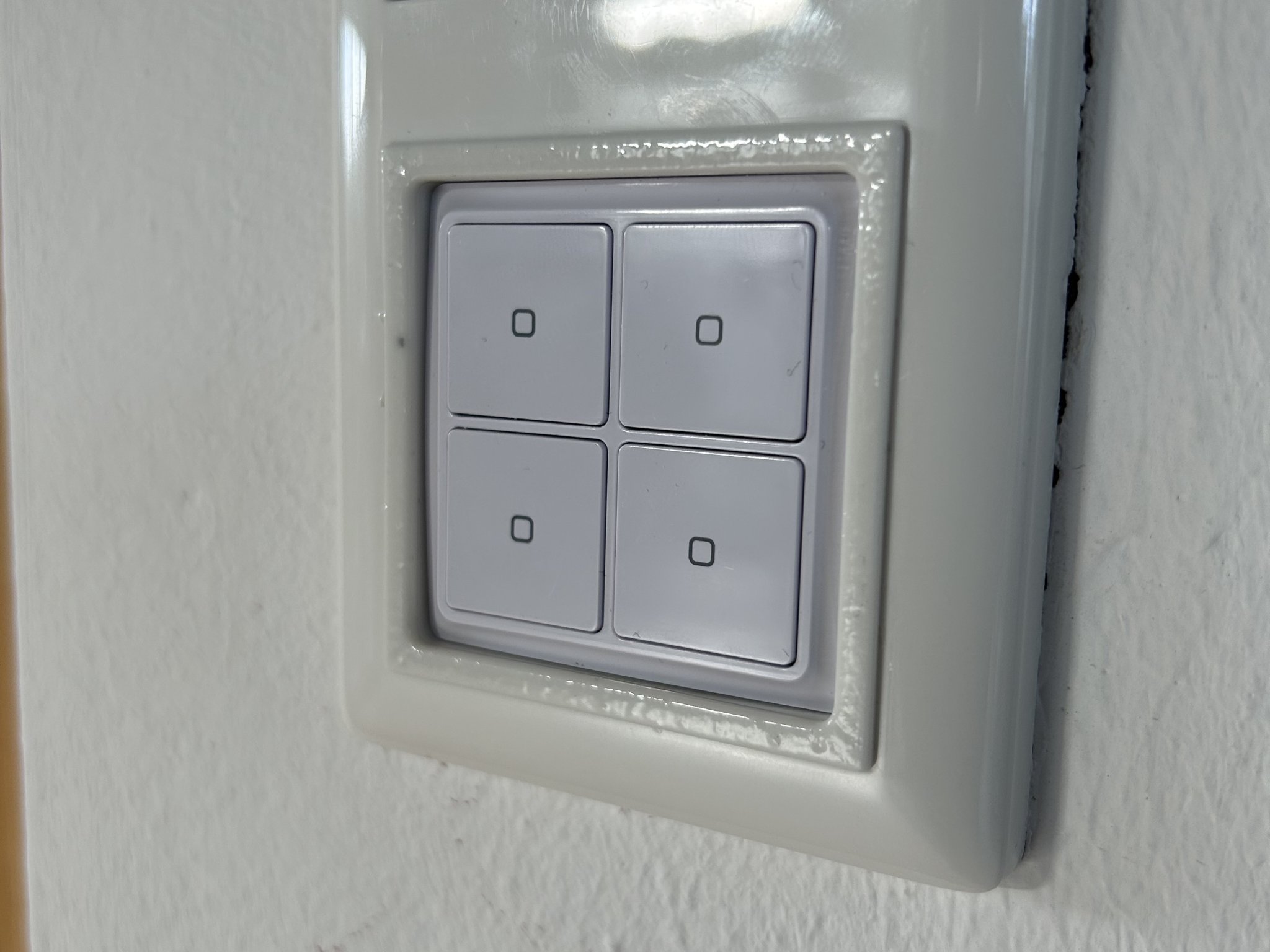 Bộ chuyển đổi Shelly Wall Switch WS4 cho khung Gira 55