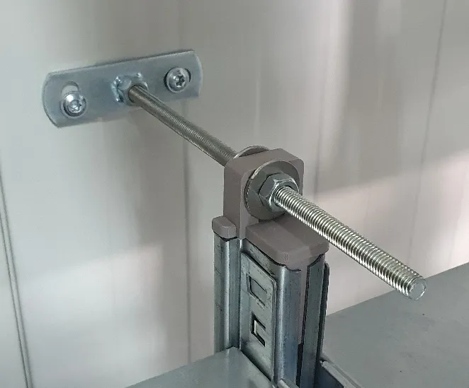 Nắp trên hệ thống kệ Errex g3 với khả năng gắn tường