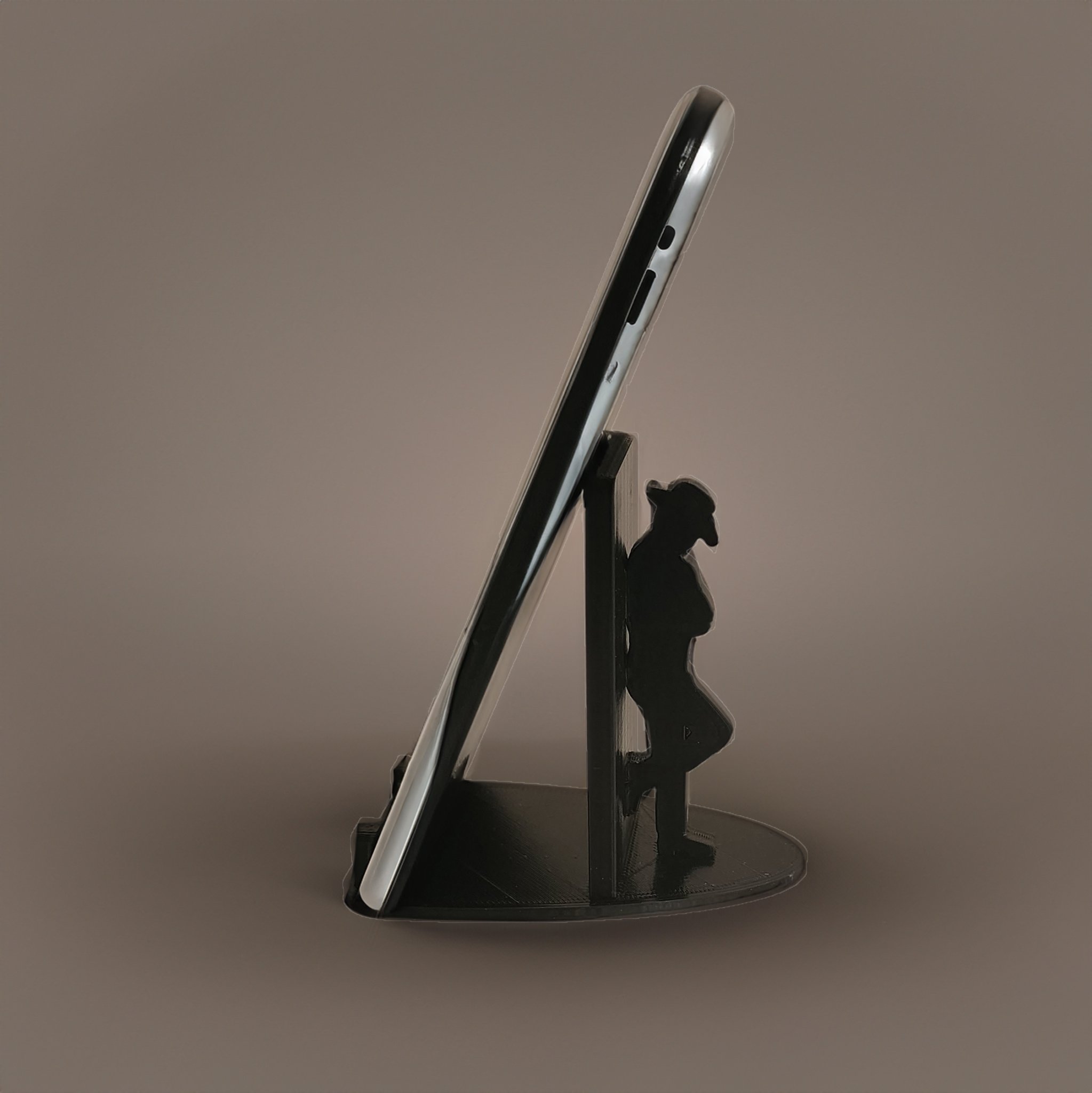 Giá đỡ điện thoại cao bồi dựa tường