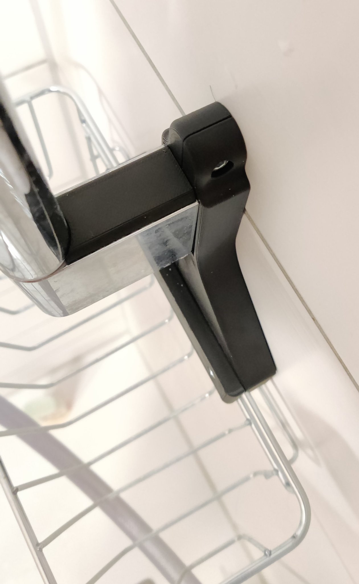 Giá đỡ giỏ tắm IKEA KROKFJORDEN lắp vào thanh vòi sen