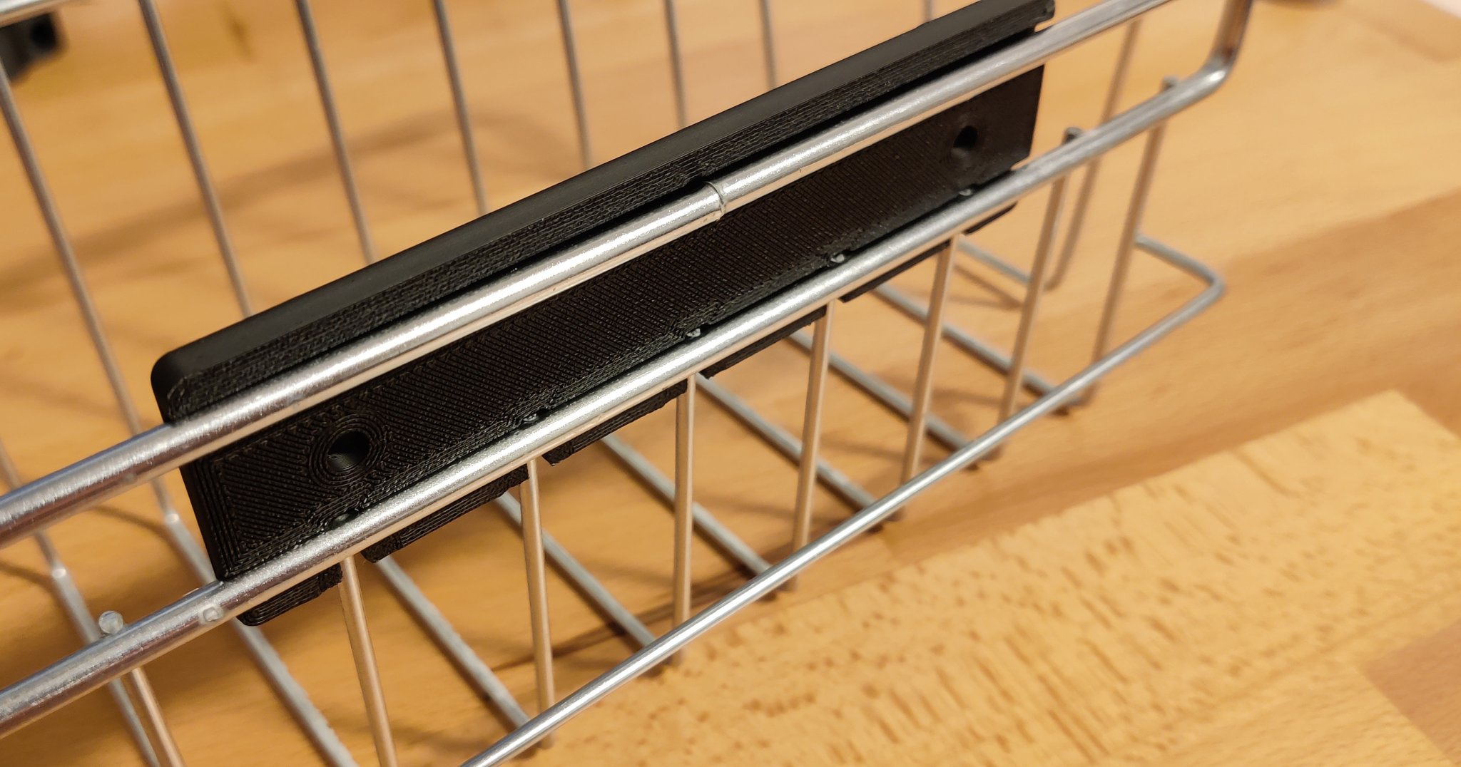 Giá đỡ giỏ tắm IKEA KROKFJORDEN lắp vào thanh vòi sen