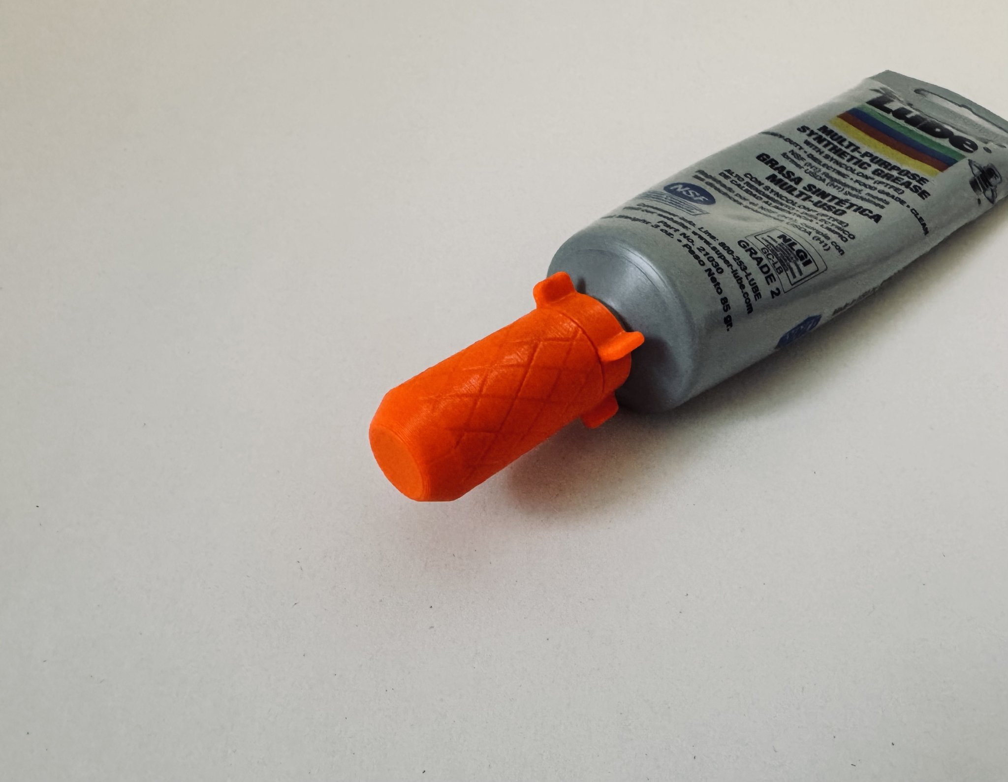 Thiết bị bôi trơn SuperLube LM8UU với nắp đậy