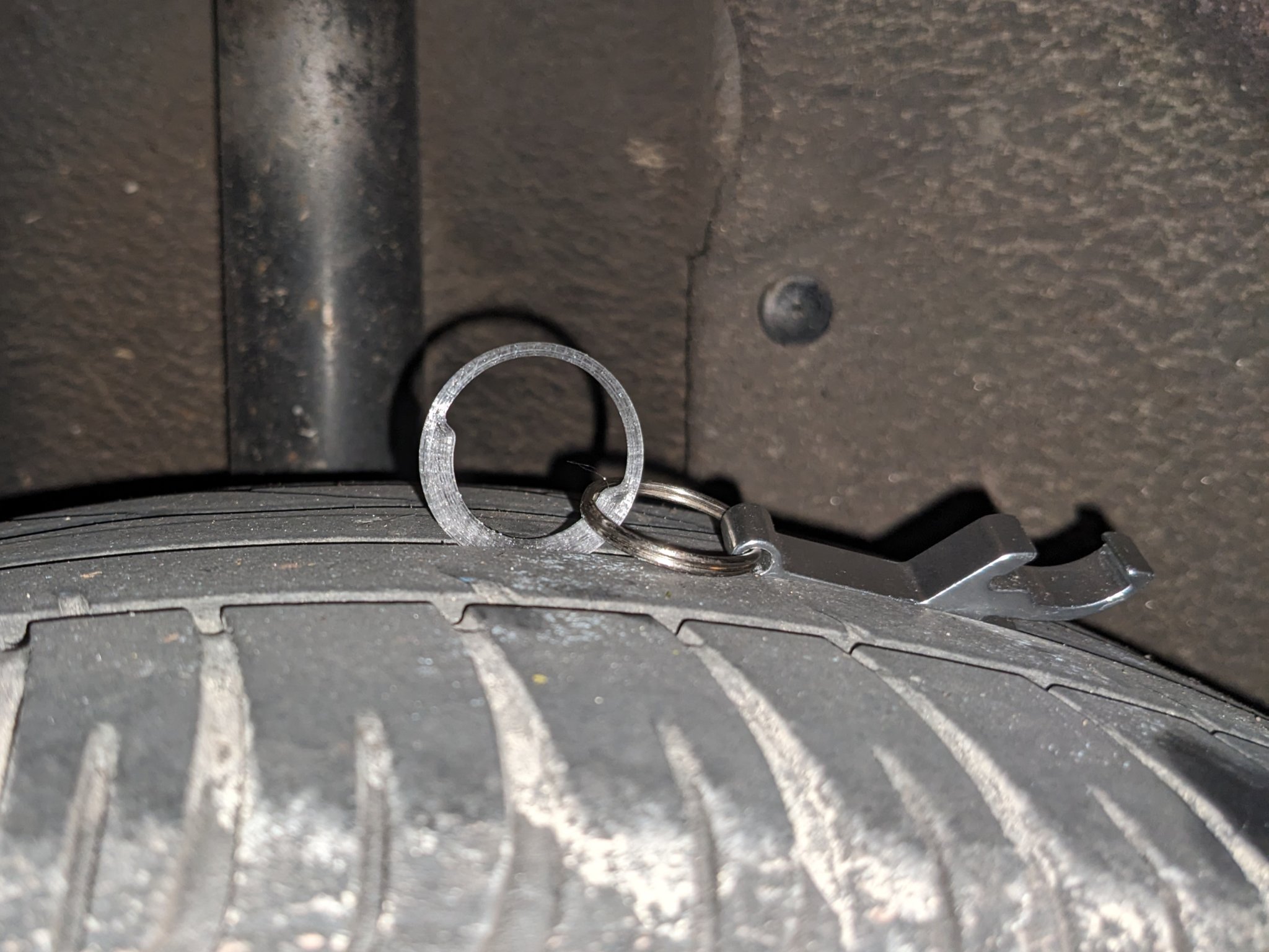 Thước đo độ sâu lốp xe dạng móc chìa khóa