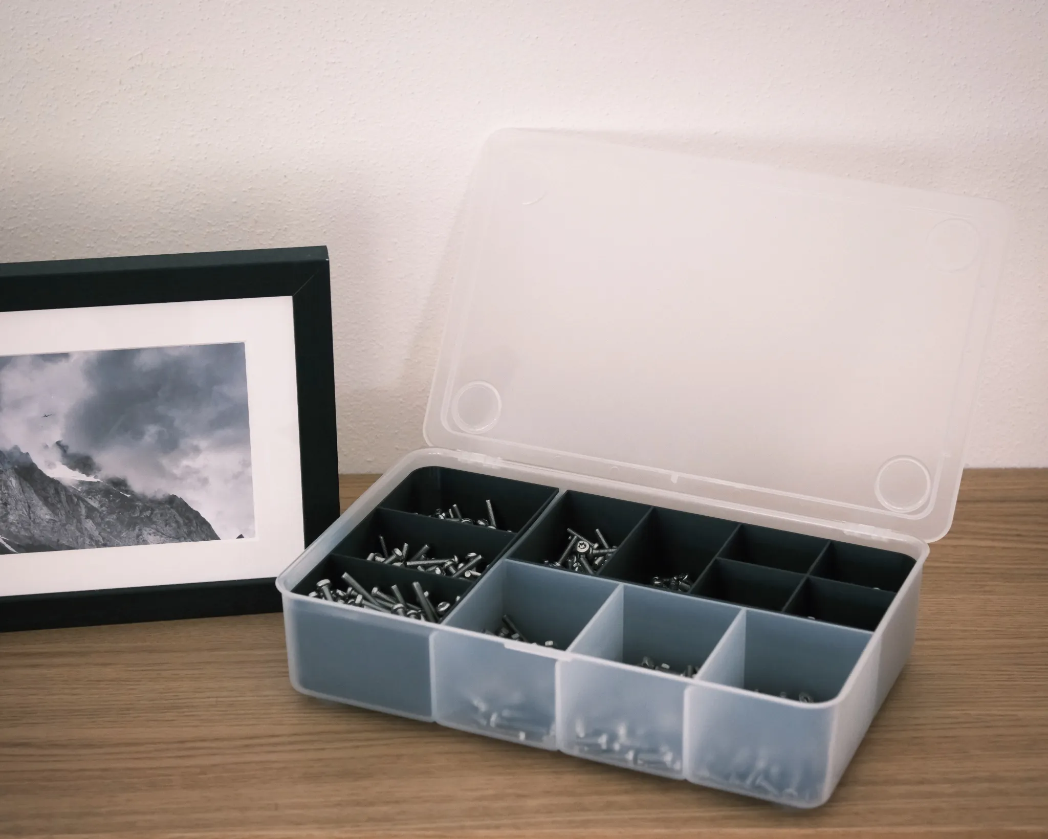 Hộp tổ chức IKEA Glis với nắp và các ngăn chia khác nhau