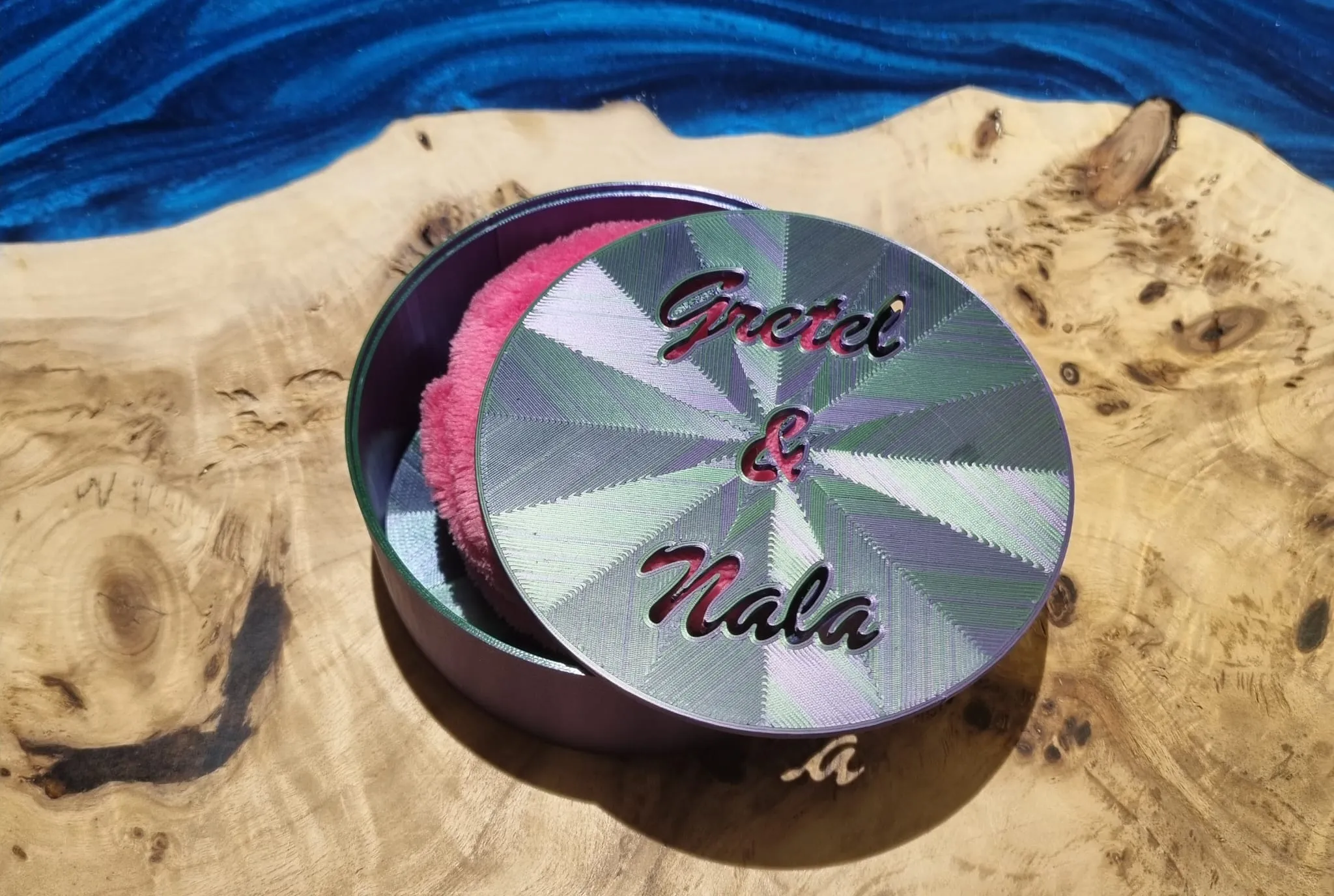 Hộp tròn nhỏ để lưu trữ đồ dùng tiện ích