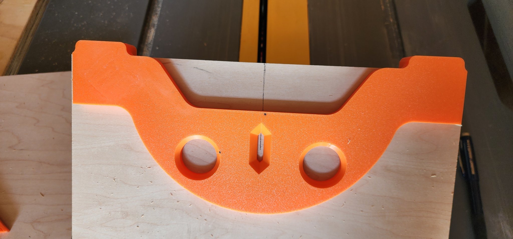 Mẫu khuôn router để cắt tay nắm ngăn kéo có tham số điều ch...