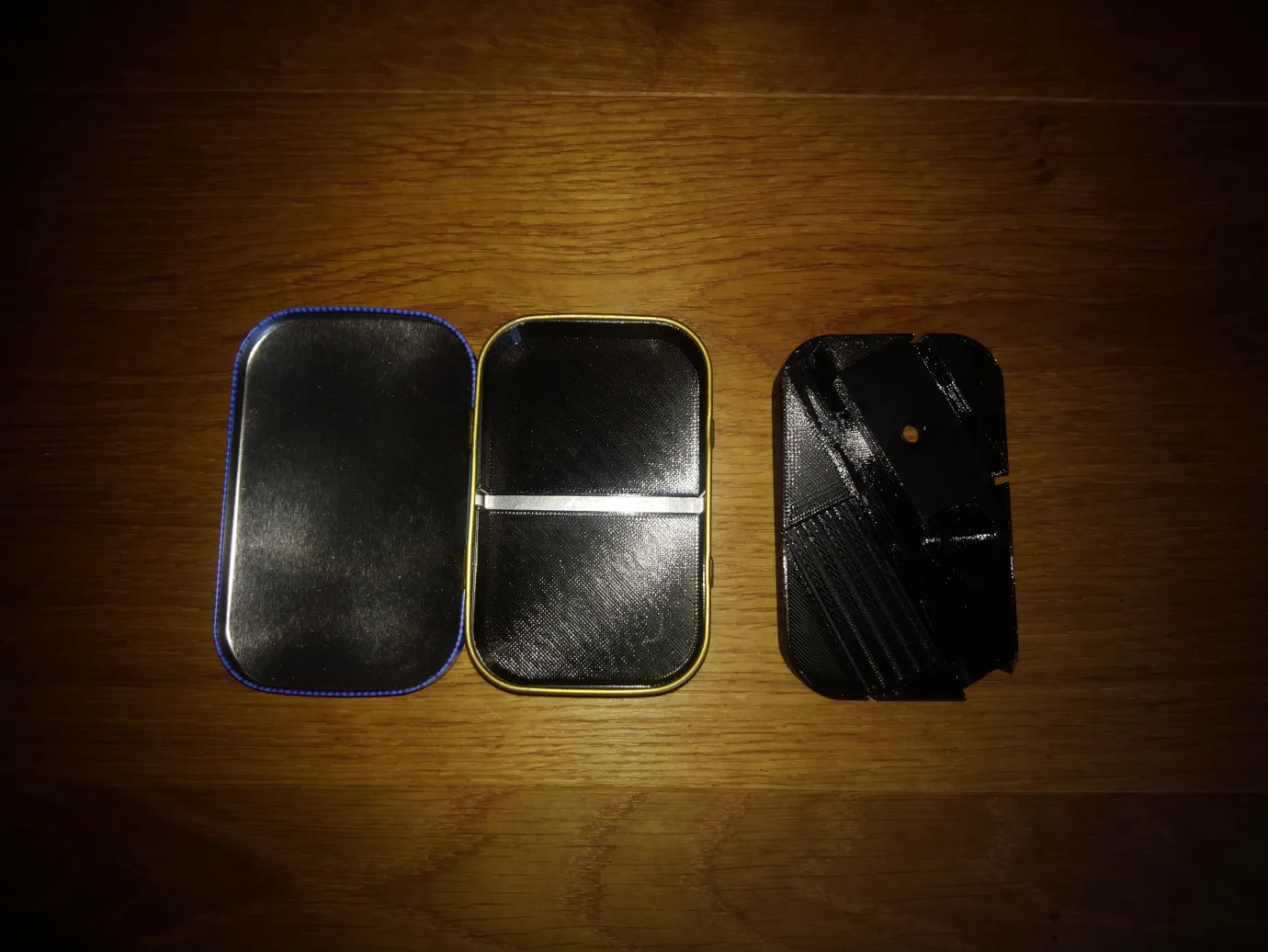 Hộp đựng dao cạo hai lưỡi Henson AL13 với hộp Grether's