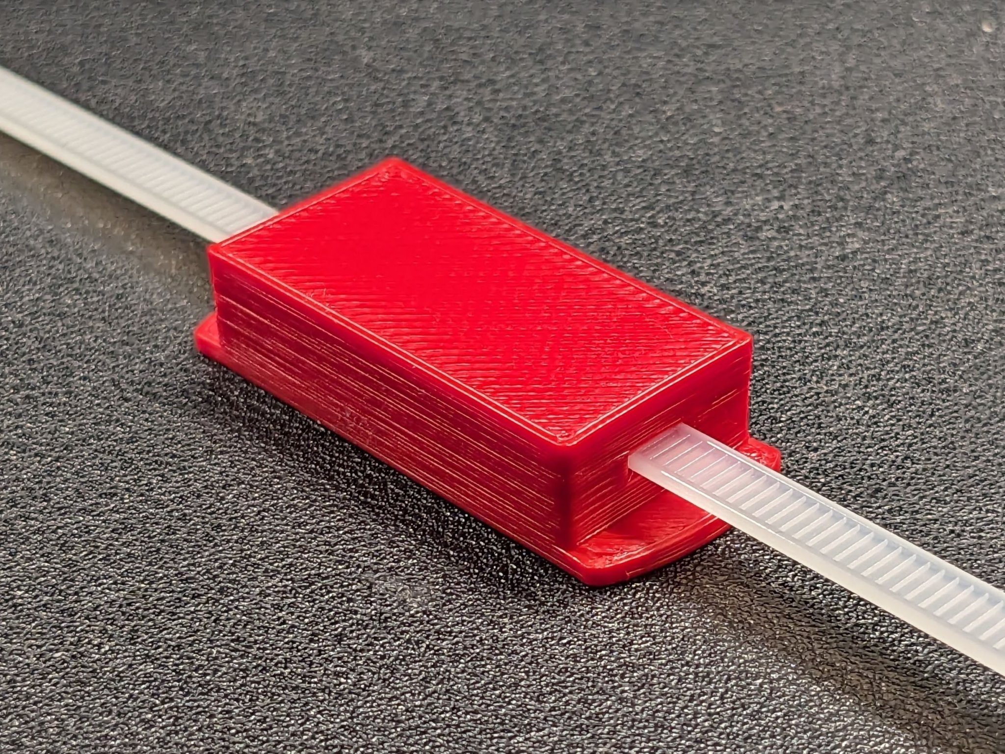 Giá đỡ camera Amcrest ASH21 với dây buộc zip