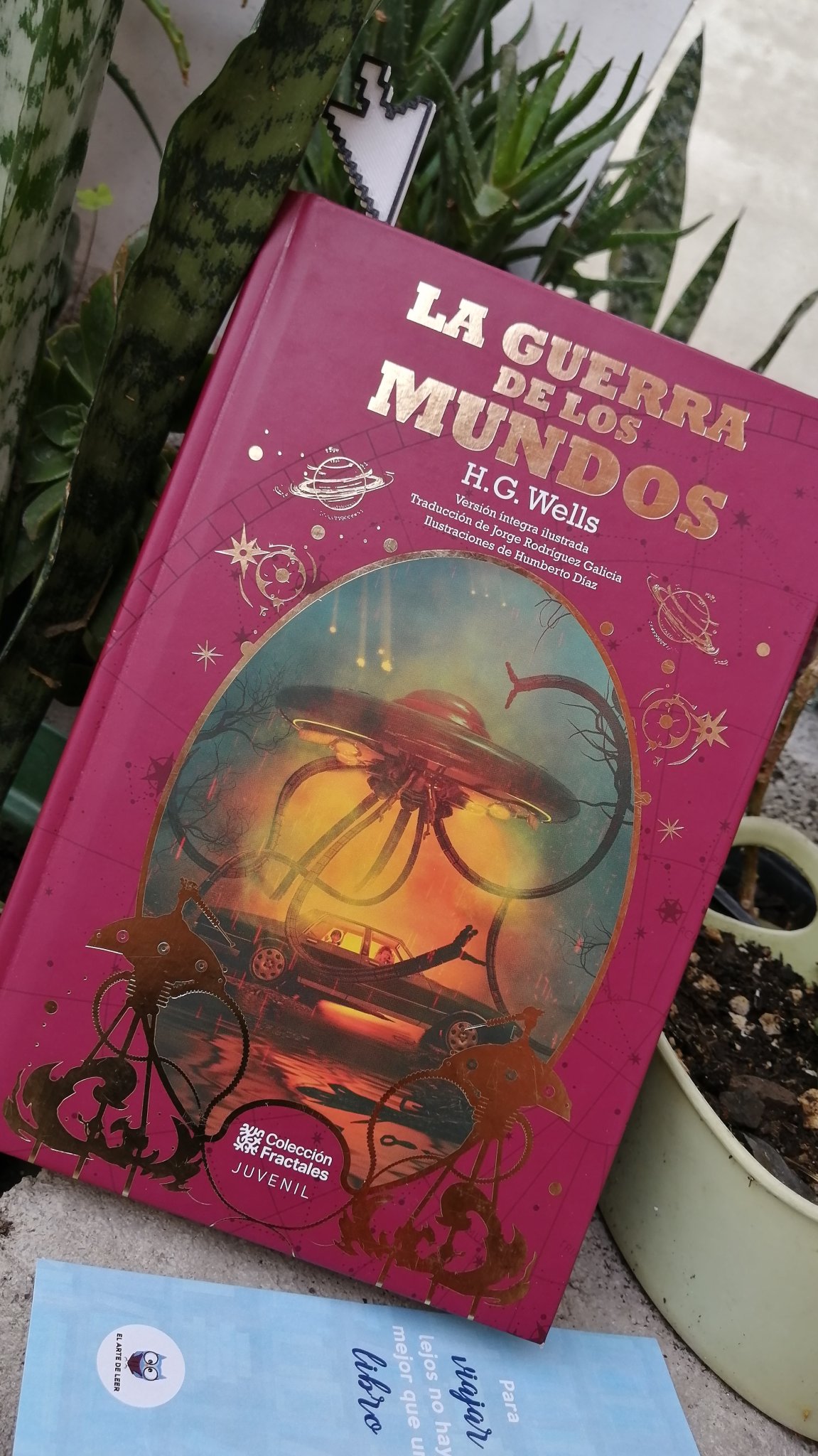 Dấu sách hình con trỏ và bàn tay in màu trắng đen