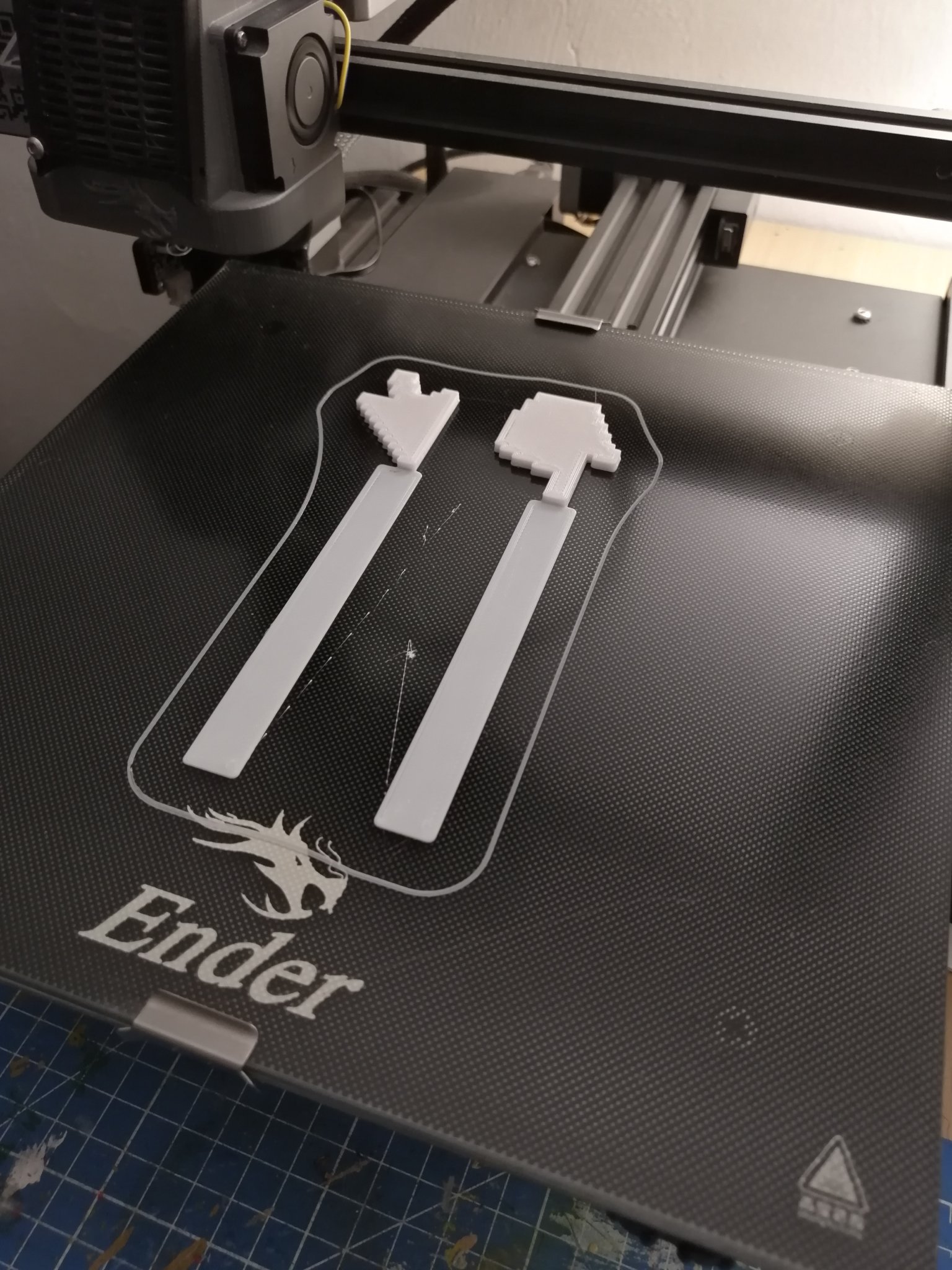 Dấu sách hình con trỏ và bàn tay in màu trắng đen