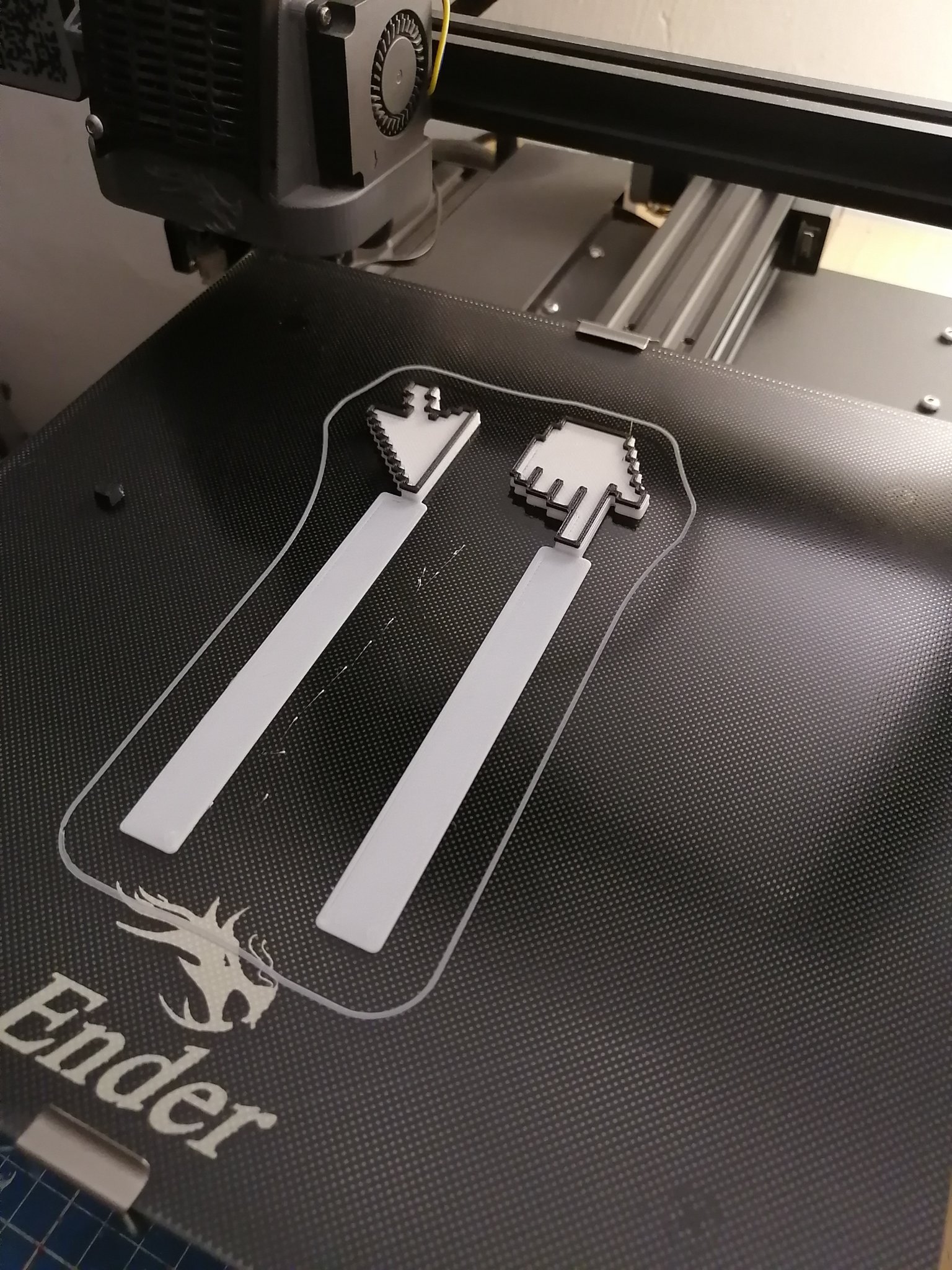 Dấu sách hình con trỏ và bàn tay in màu trắng đen