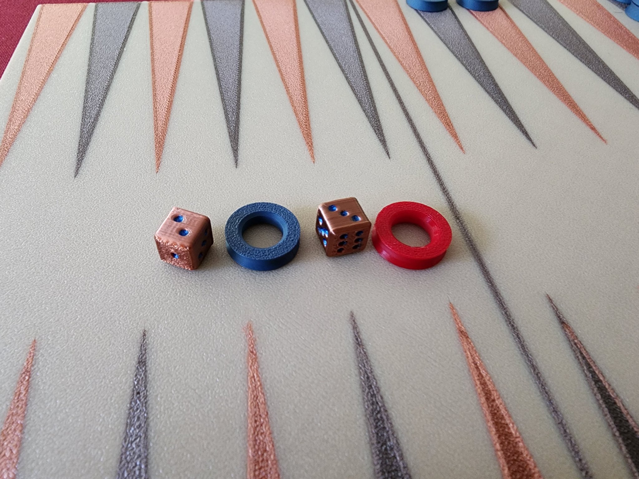 Bộ cờ Backgammon đa sắc màu tiện lợi cho du lịch