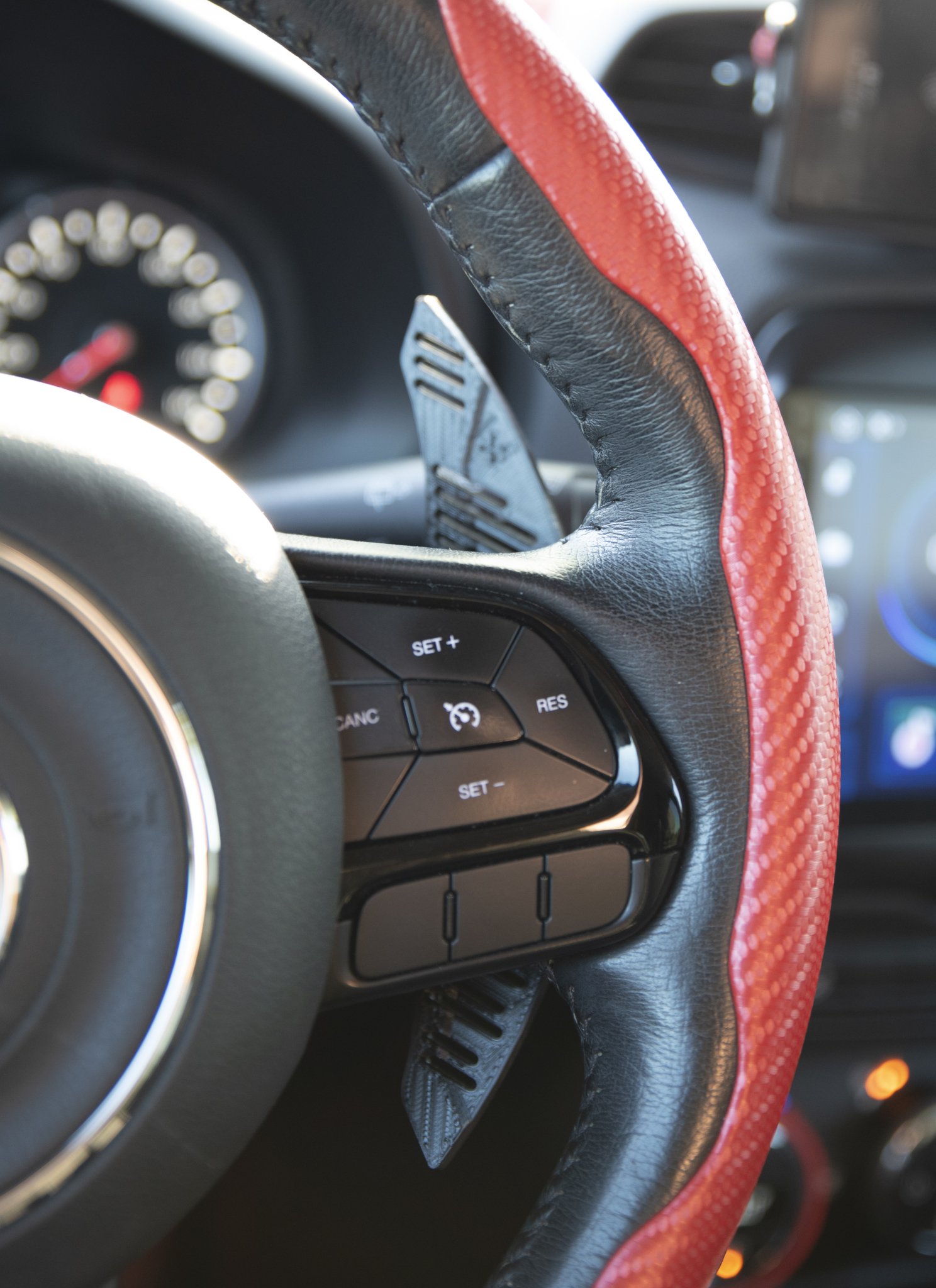 Cần số lái Jeep Renegade cho điều khiển radio