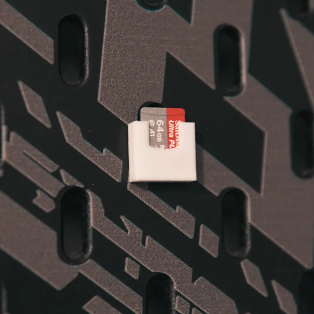 Giá đỡ thẻ nhớ Micro SD SKÅDIS của IKEA
