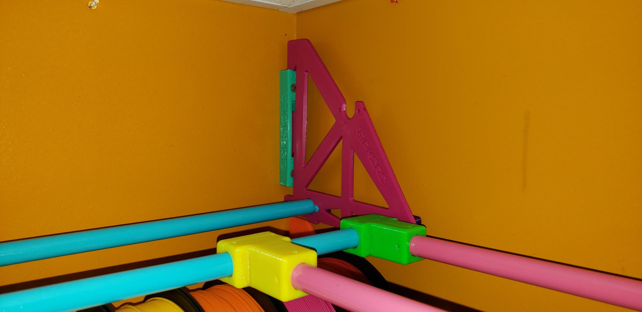 Giá đỡ và hệ thống lưu trữ cuộn Repkord T-Bar