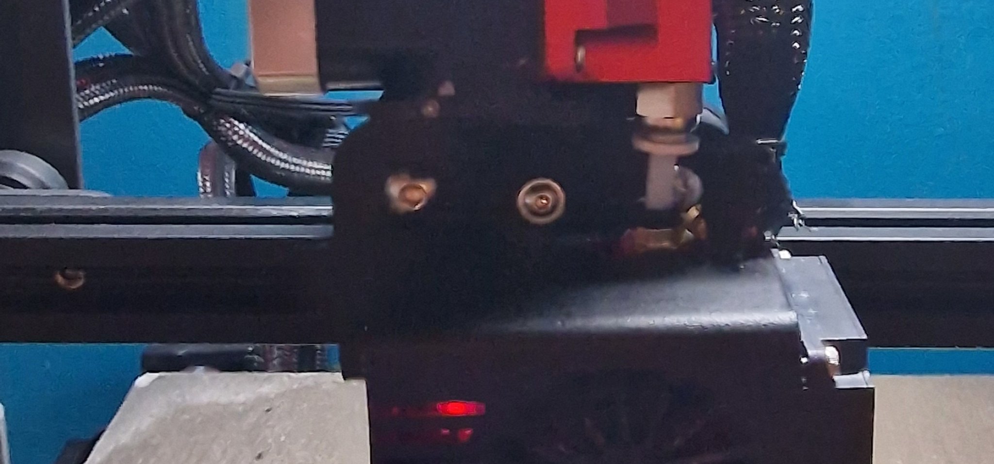 Giá đỡ truyền động trực tiếp Aquila X3, với cảm biến filament. Dành cho đầu đùn kép, không mất trục X.