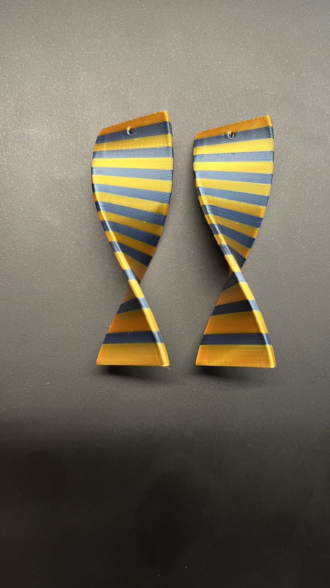 Bông tai "Máy xay thịt" độc đáo và sáng tạo